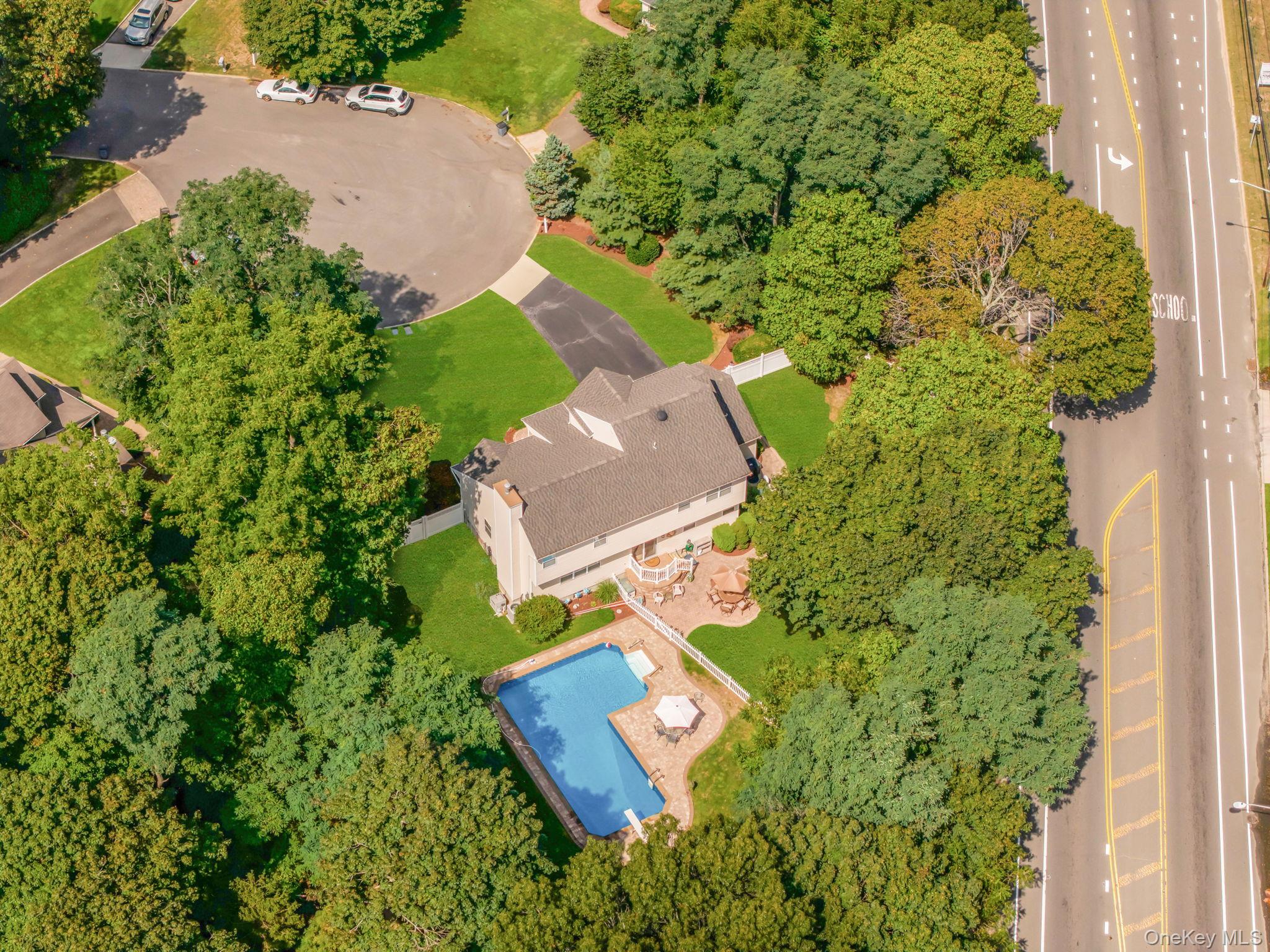 37 Deer Lane, East Setauket, NY 11733