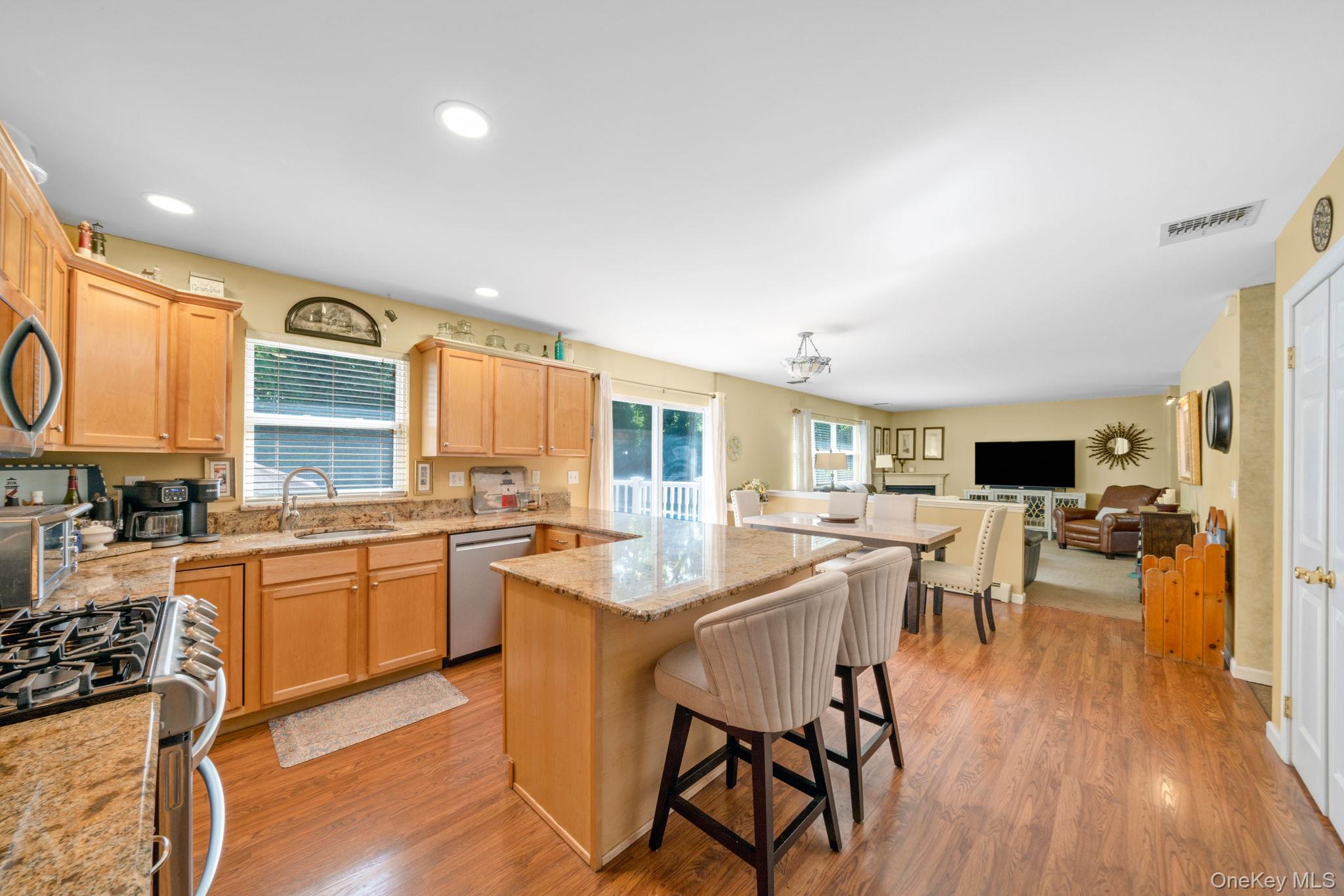 37 Deer Lane, East Setauket, NY 11733