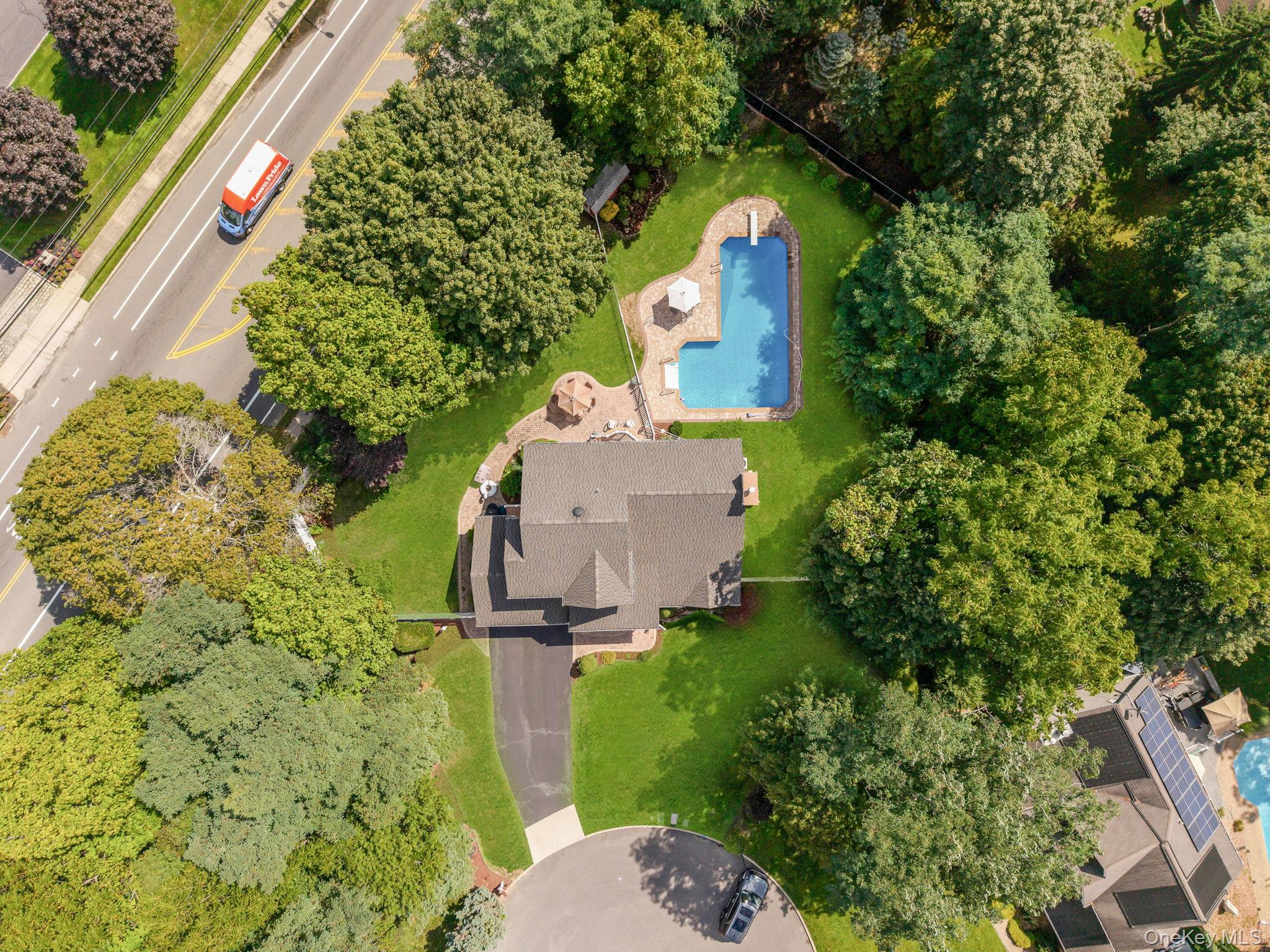 37 Deer Lane, East Setauket, NY 11733