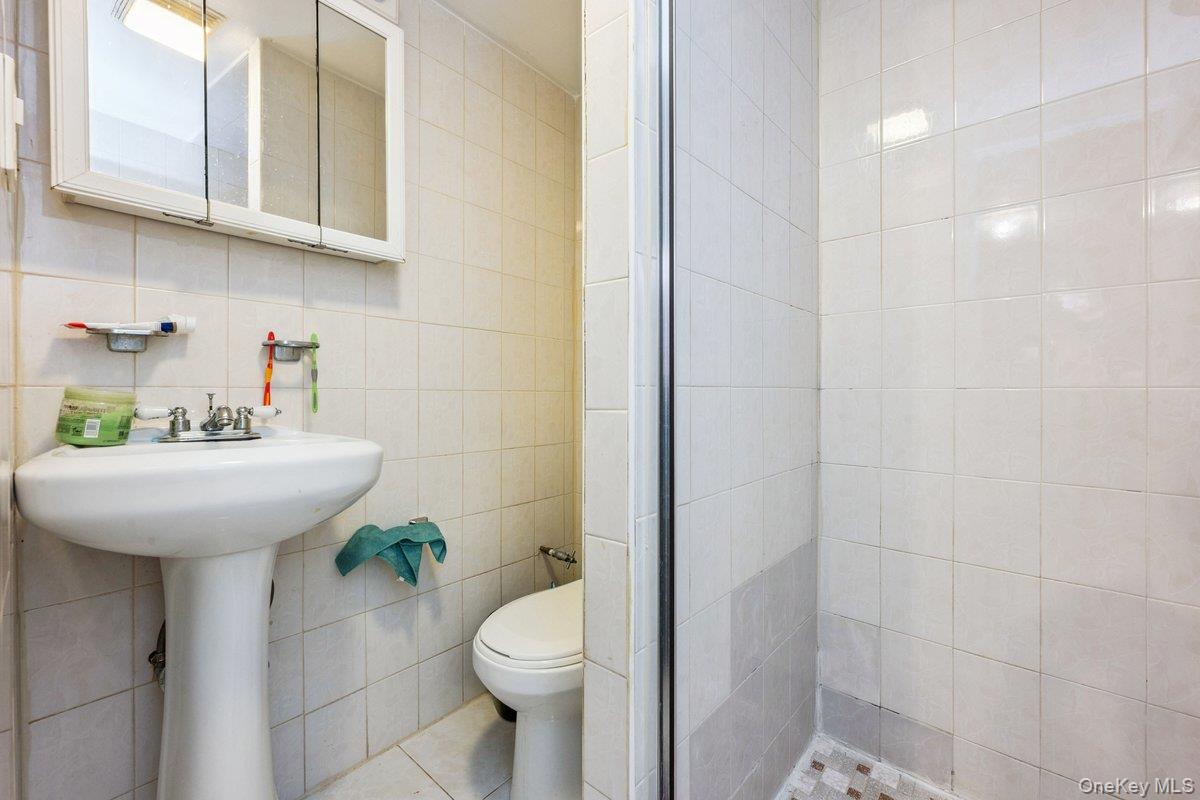 8948 Pontiac Street, Jamaica, NY 11427