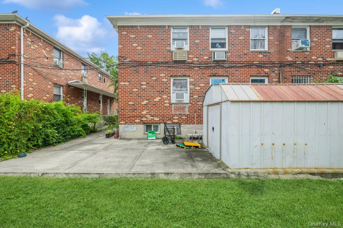 8948 Pontiac Street, Jamaica, NY 11427