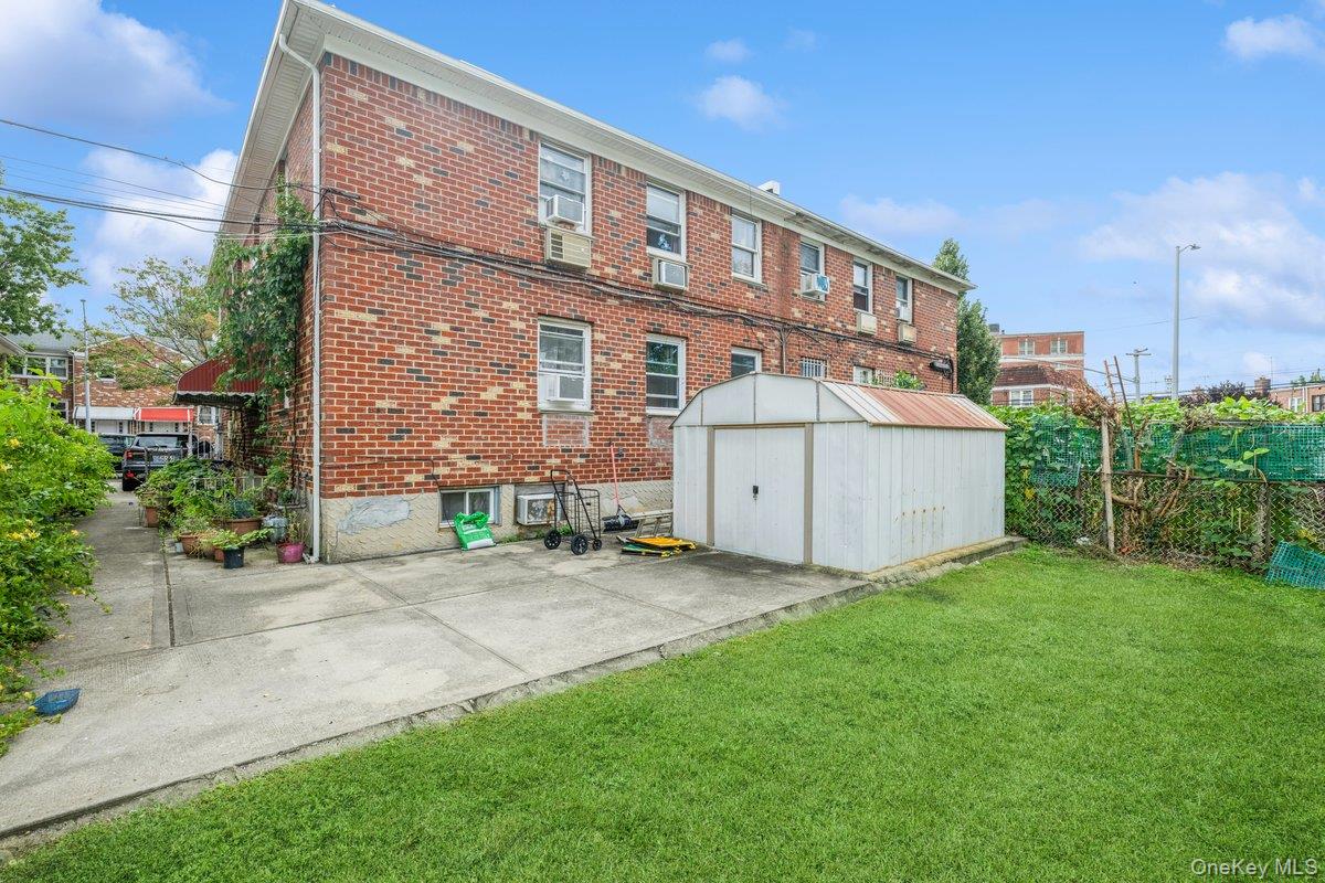 8948 Pontiac Street, Jamaica, NY 11427