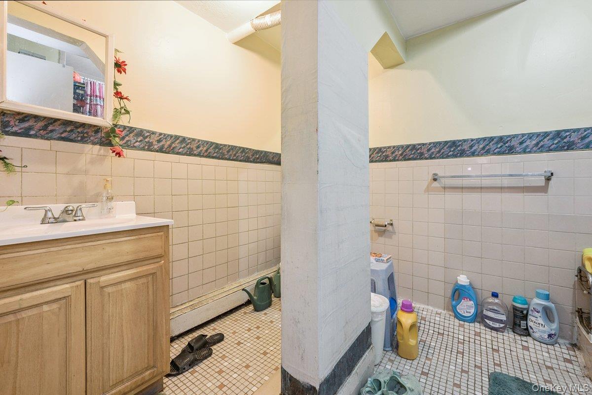 8948 Pontiac Street, Jamaica, NY 11427