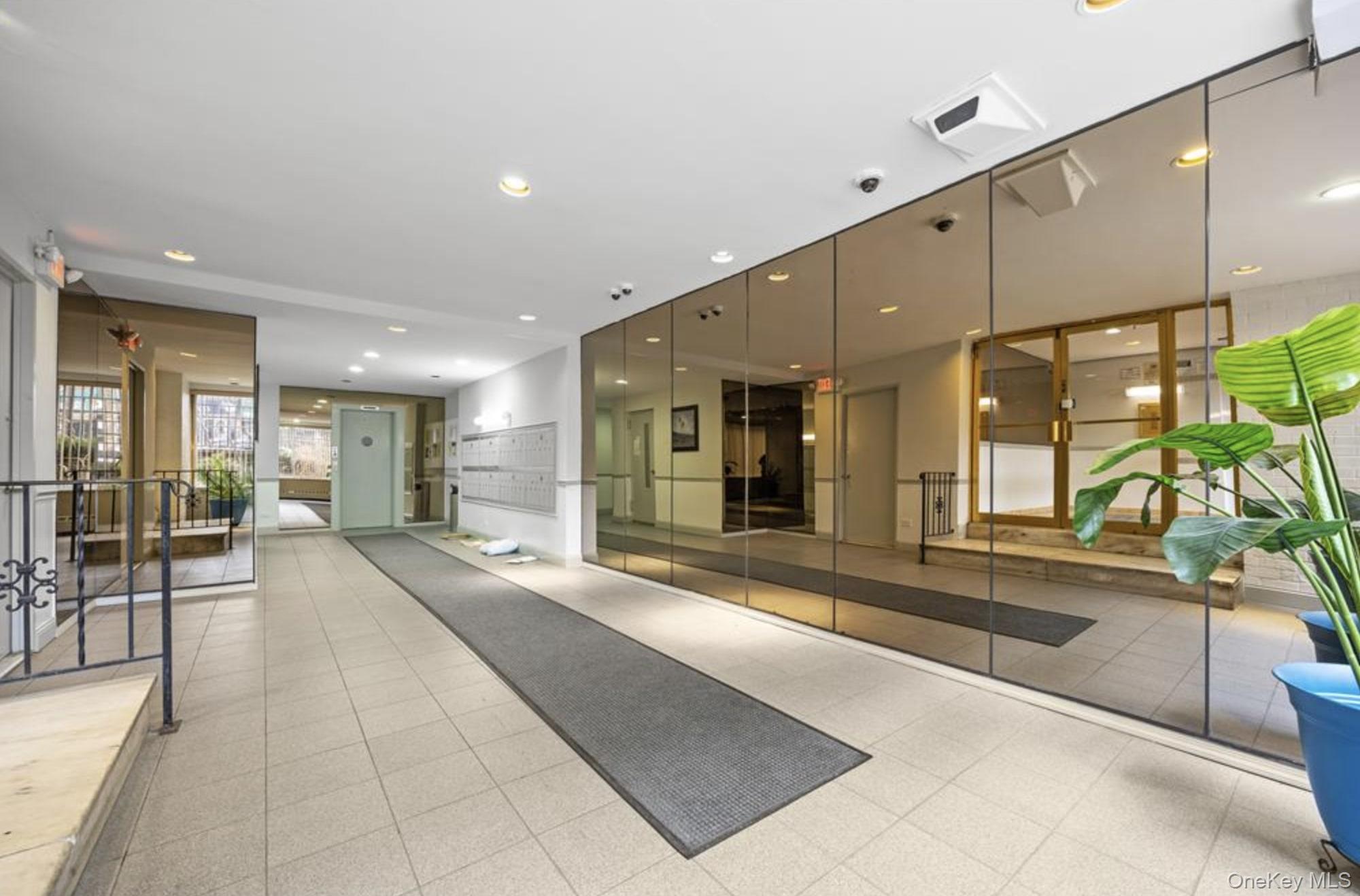 222-89 Braddock Avenue # 2E, Bellerose, NY 11428