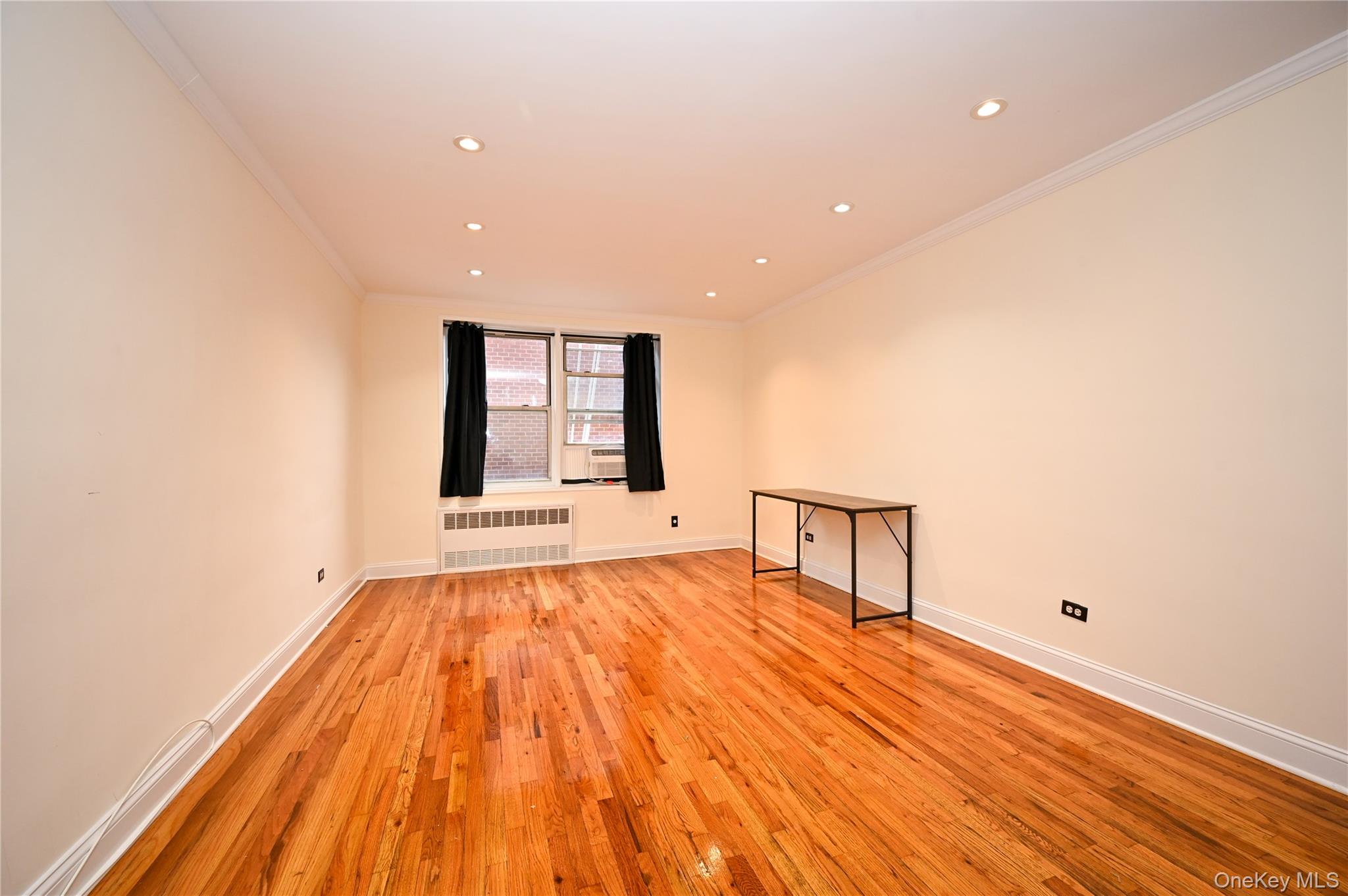 222-89 Braddock Avenue # 2E, Bellerose, NY 11428