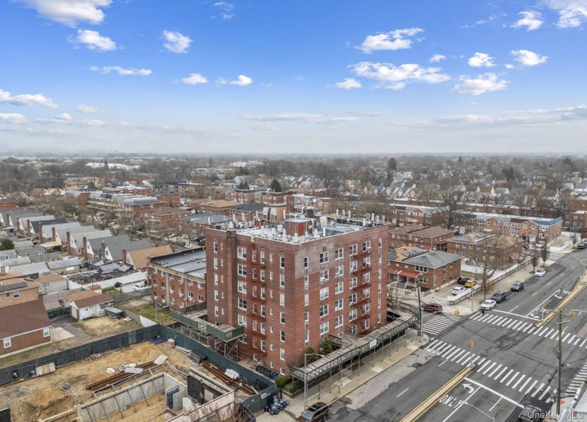 22289 Braddock Avenue # 2E, Bellerose, NY 11428