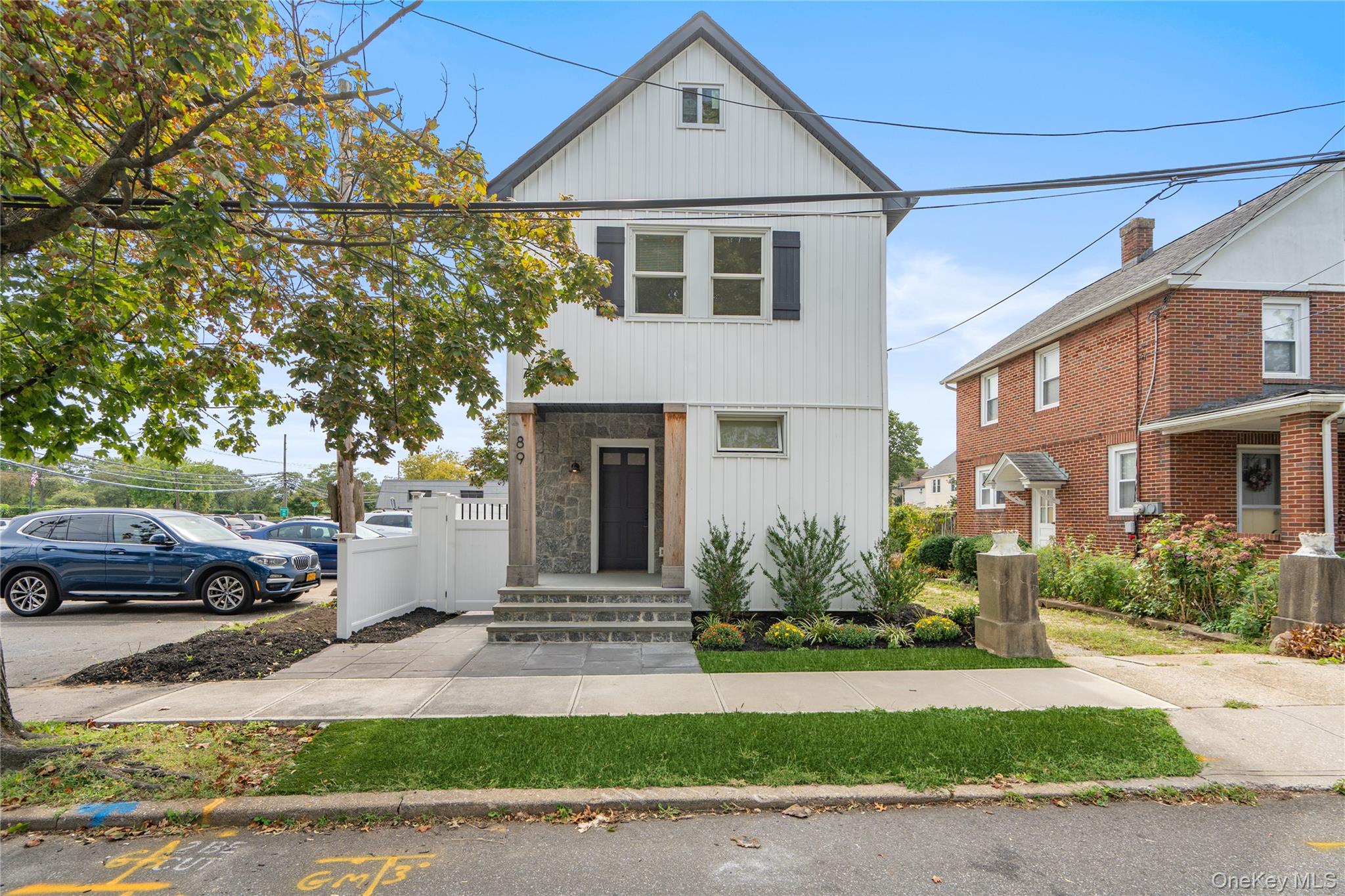89 5th Avenue, Westbury, NY 11590