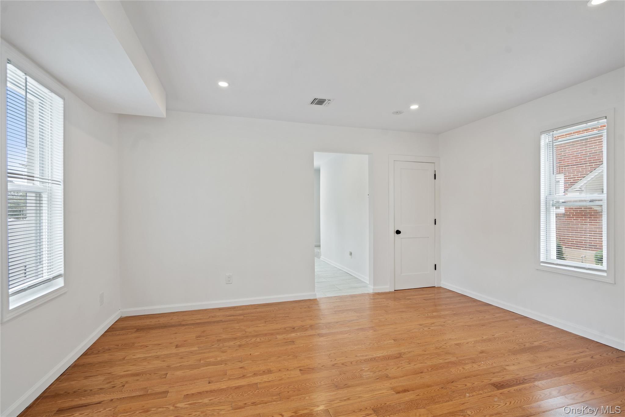 89 5th Avenue, Westbury, NY 11590