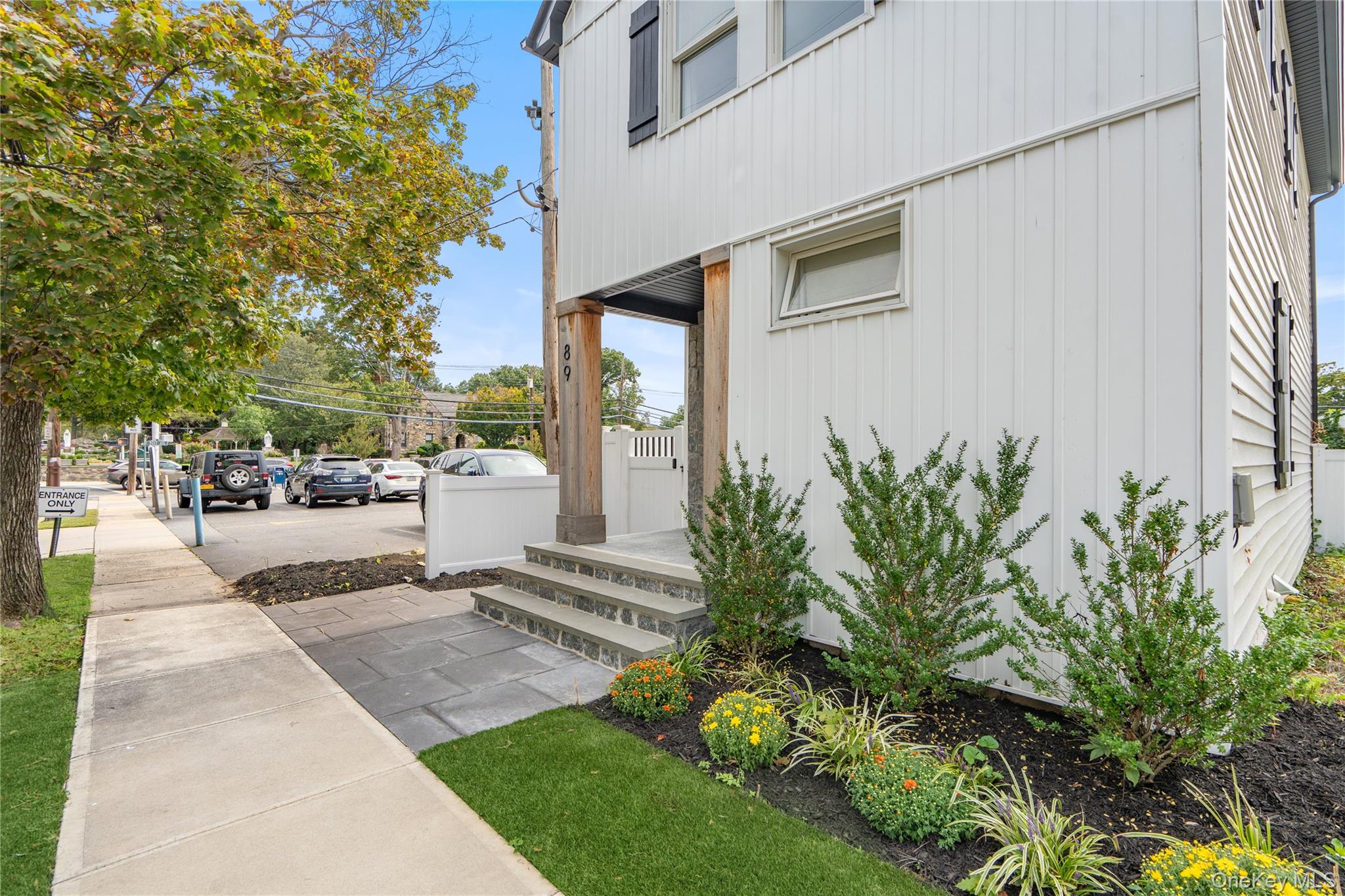 89 5th Avenue, Westbury, NY 11590