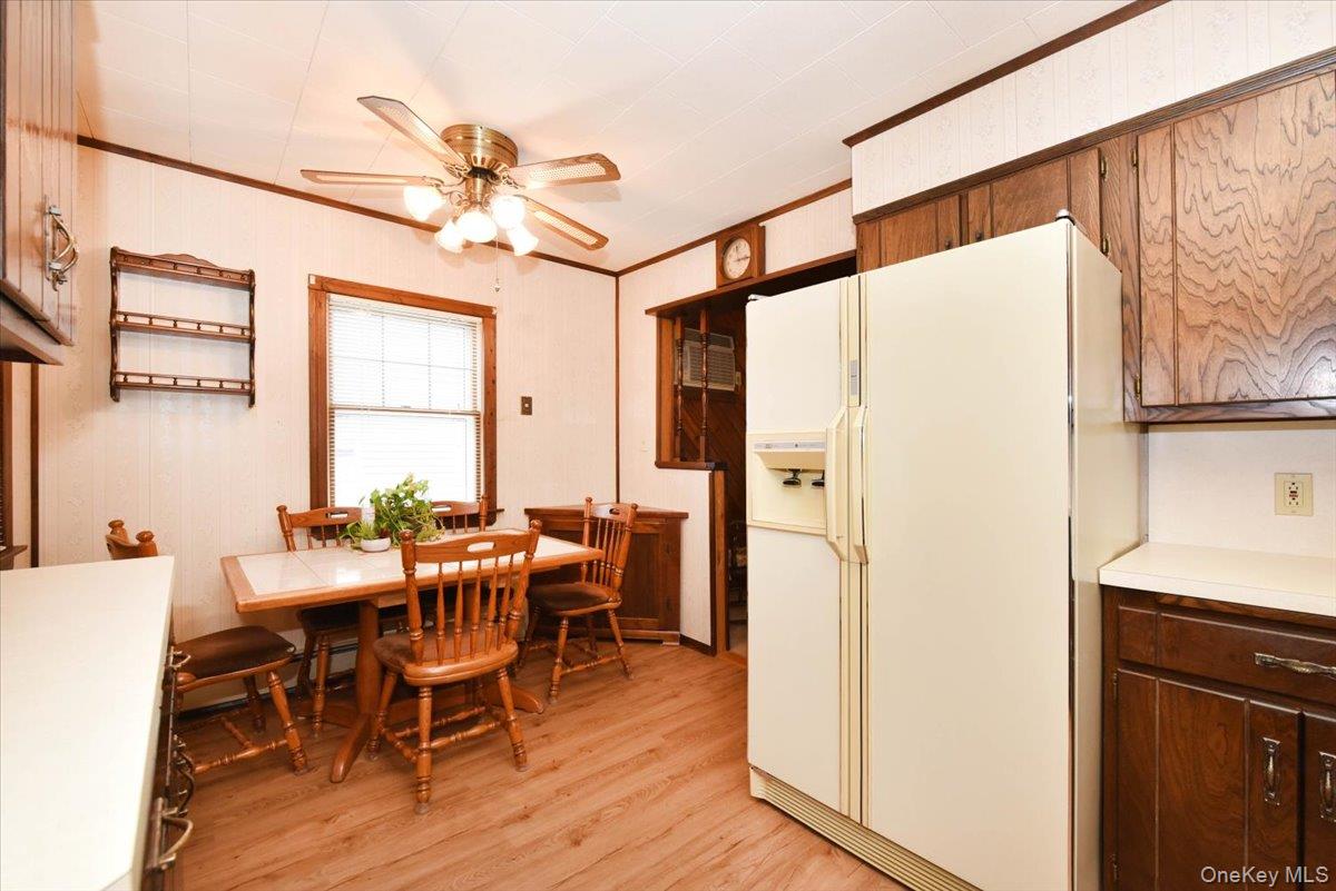 366 W Gates Avenue, Lindenhurst, NY 11757