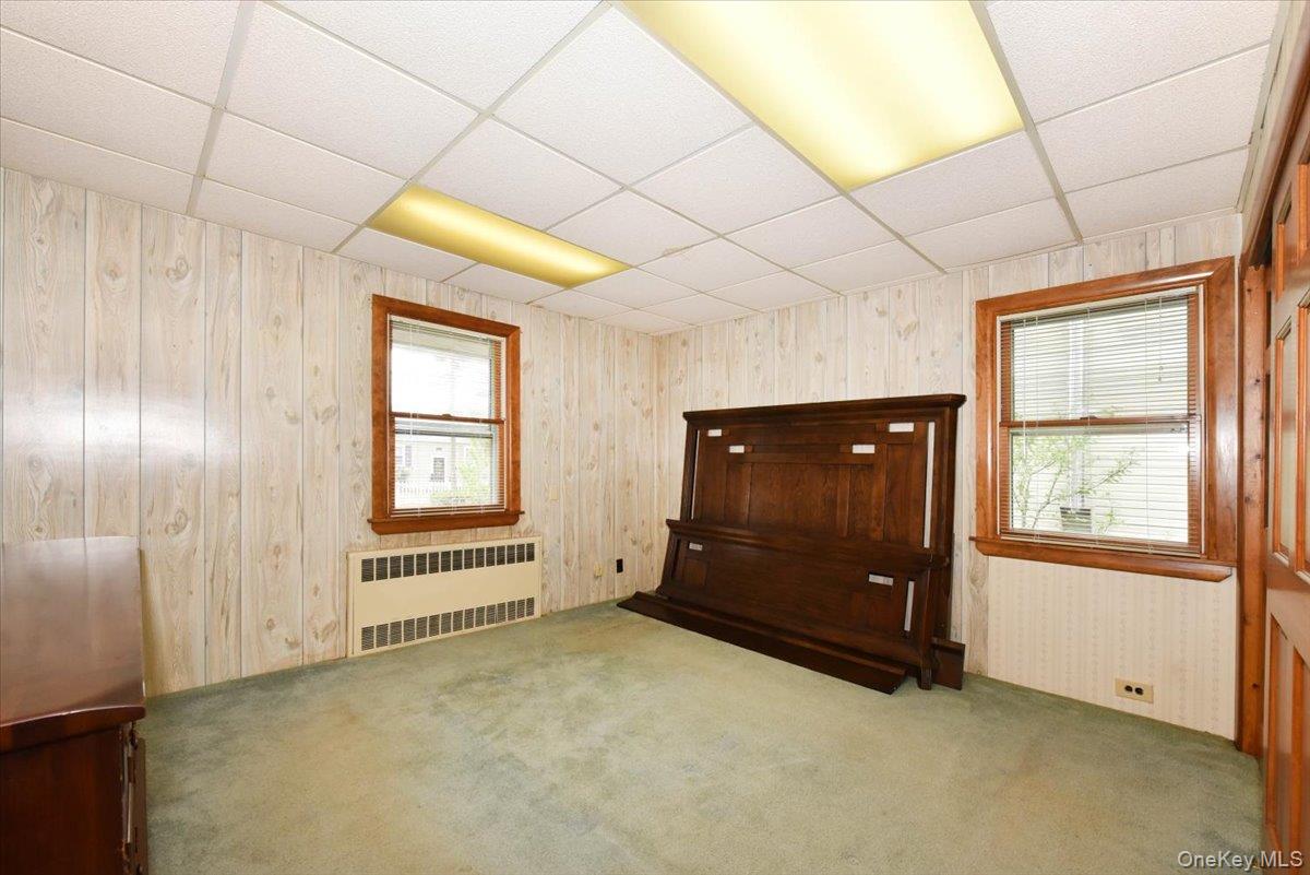 366 W Gates Avenue, Lindenhurst, NY 11757