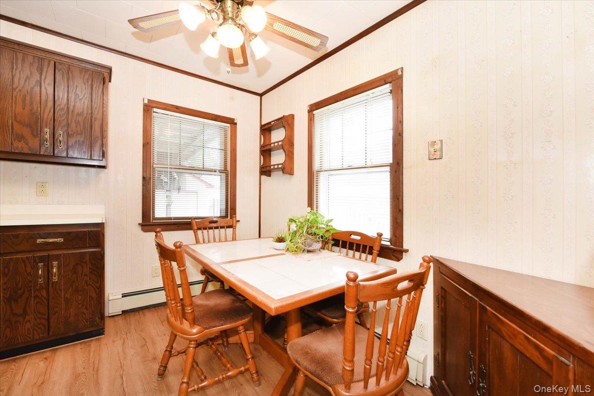 366 W Gates Avenue, Lindenhurst, NY 11757