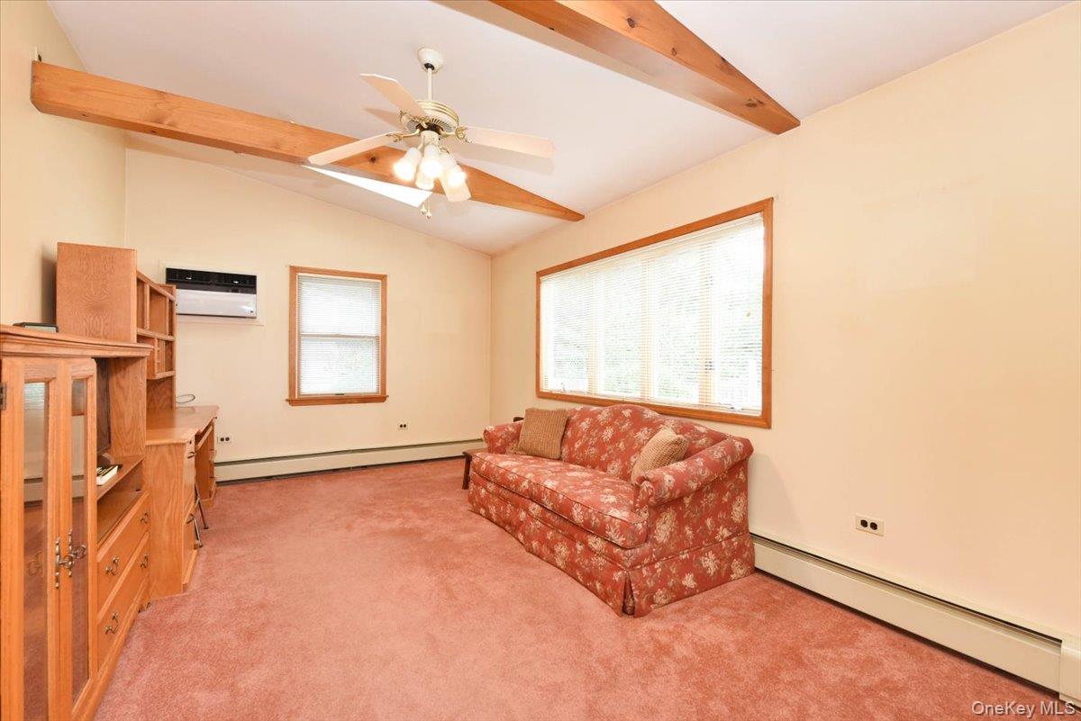 366 W Gates Avenue, Lindenhurst, NY 11757