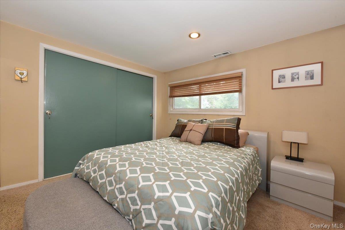 72 Koehl Street, Massapequa Park, NY 11762