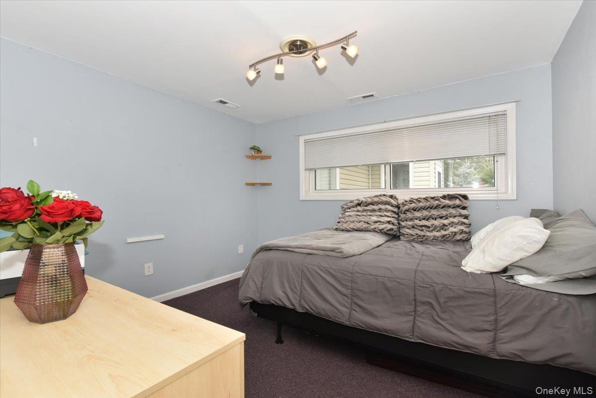 72 Koehl Street, Massapequa Park, NY 11762