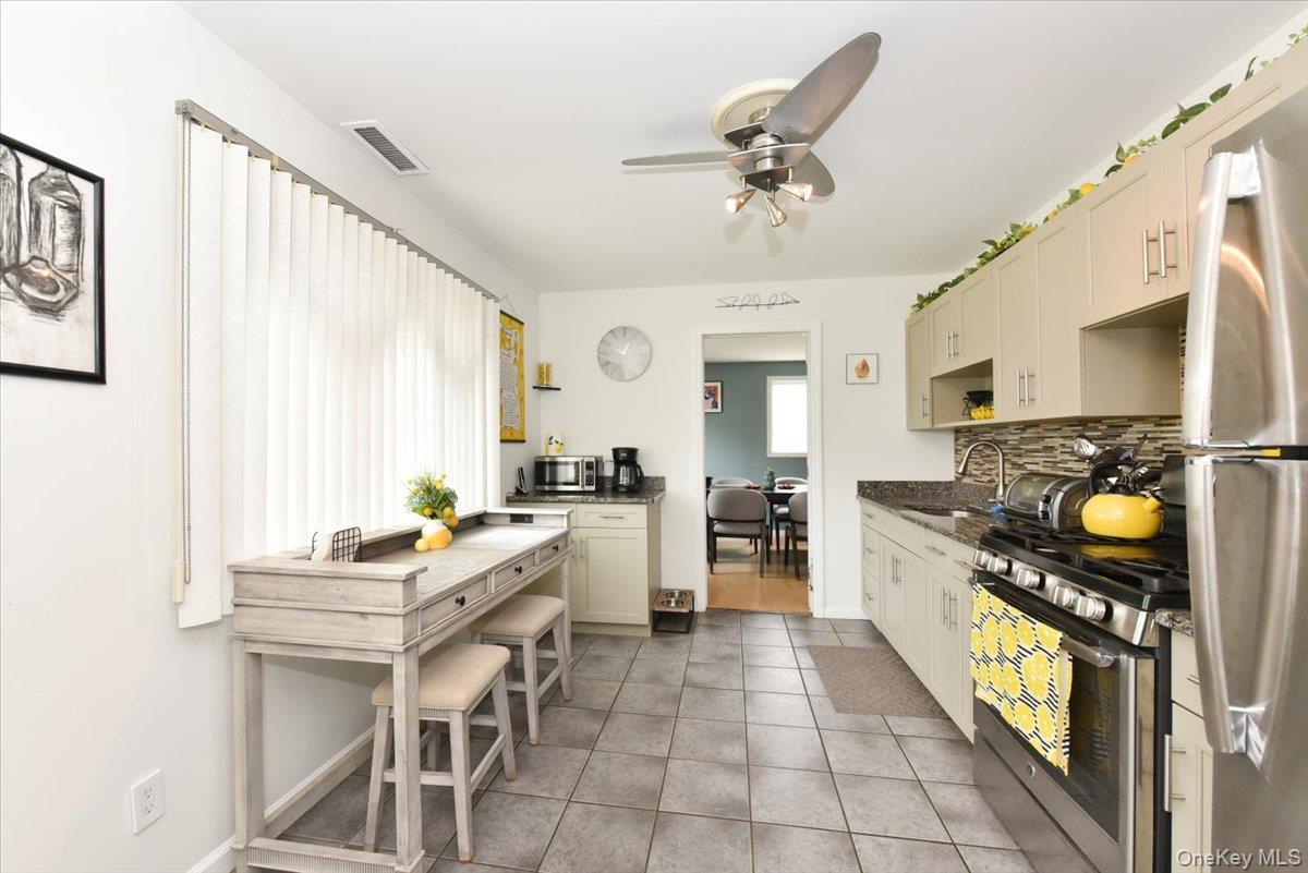 72 Koehl Street, Massapequa Park, NY 11762