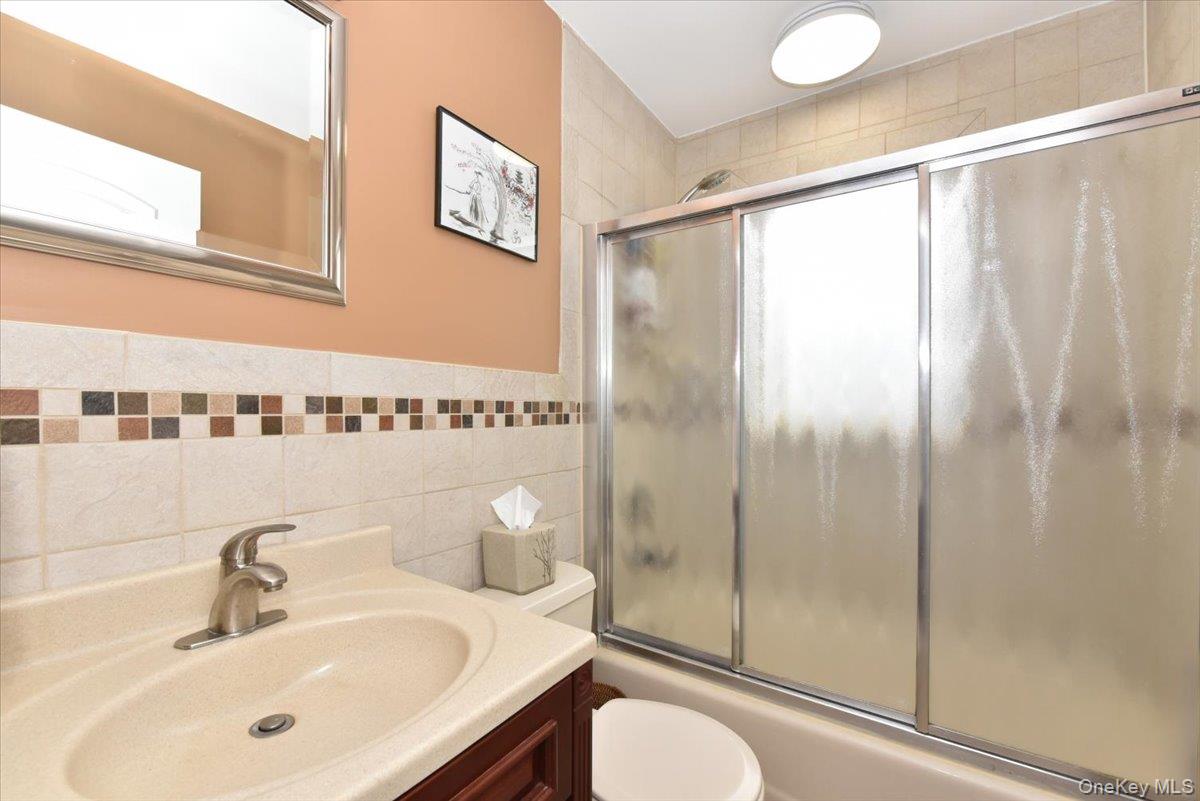 72 Koehl Street, Massapequa Park, NY 11762