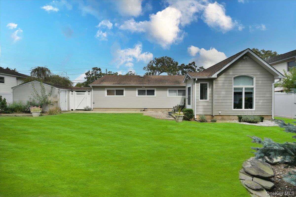 72 Koehl Street, Massapequa Park, NY 11762