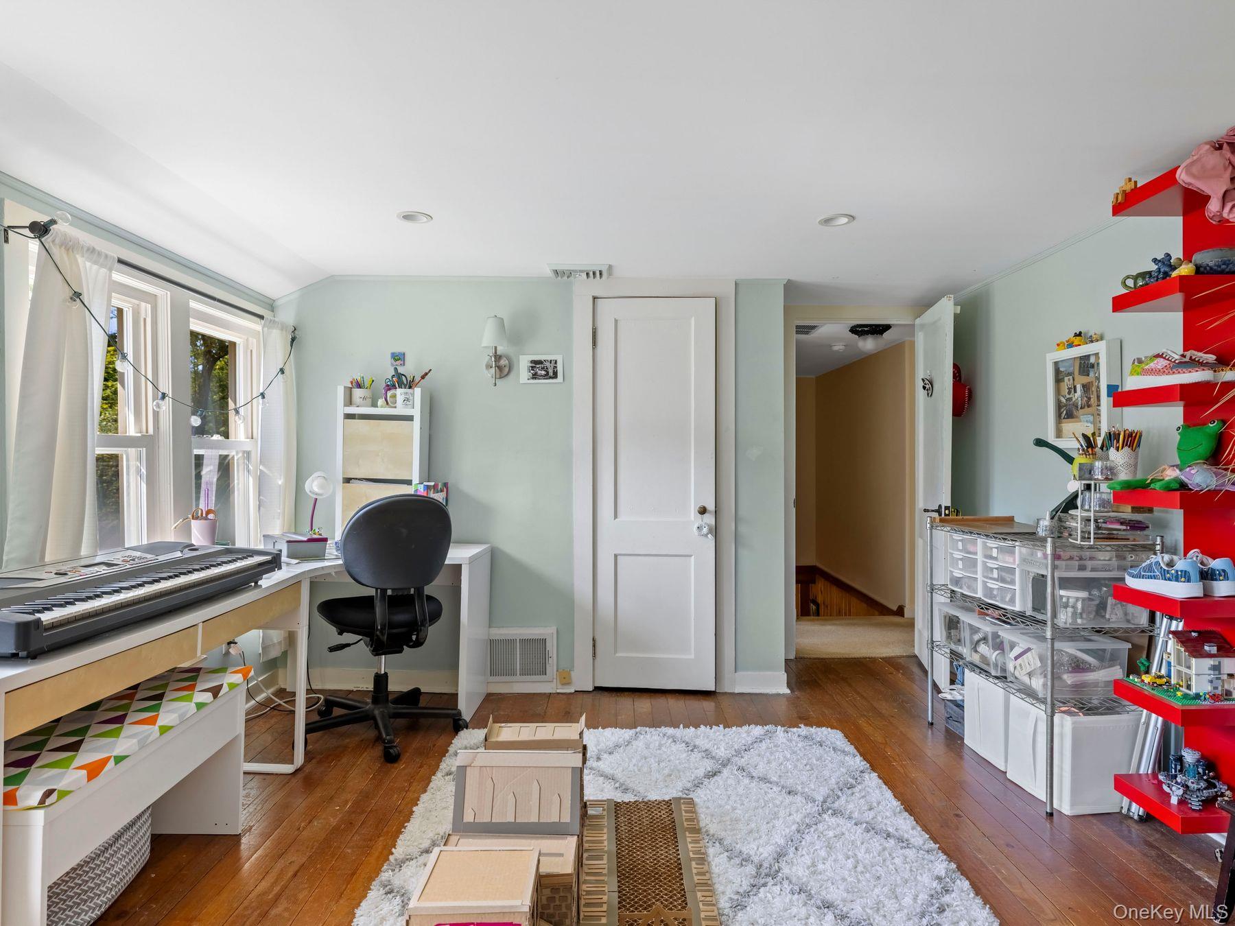 41 Vista Maria Road, Cragsmoor, NY 12420