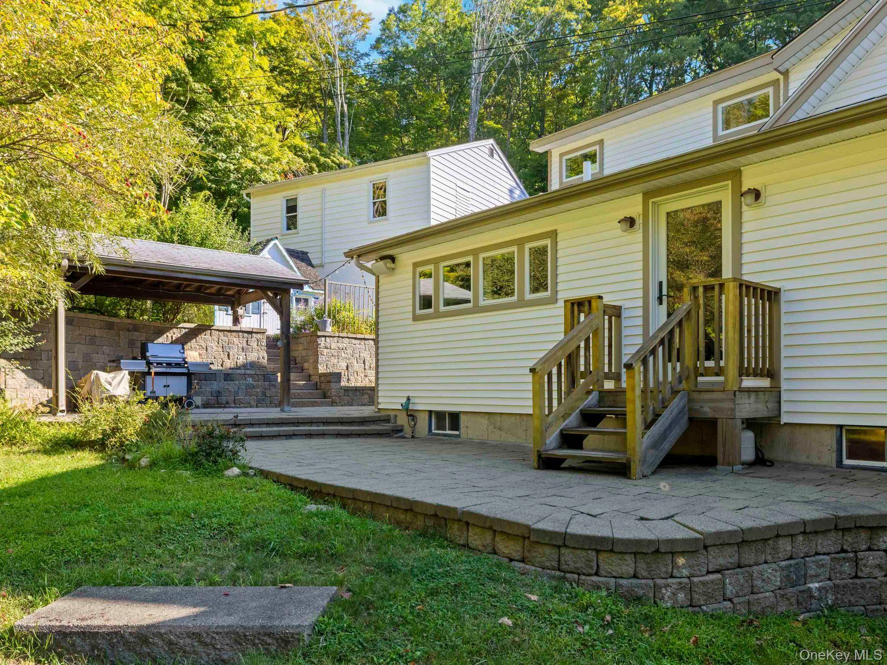 41 Vista Maria Road, Cragsmoor, NY 12420