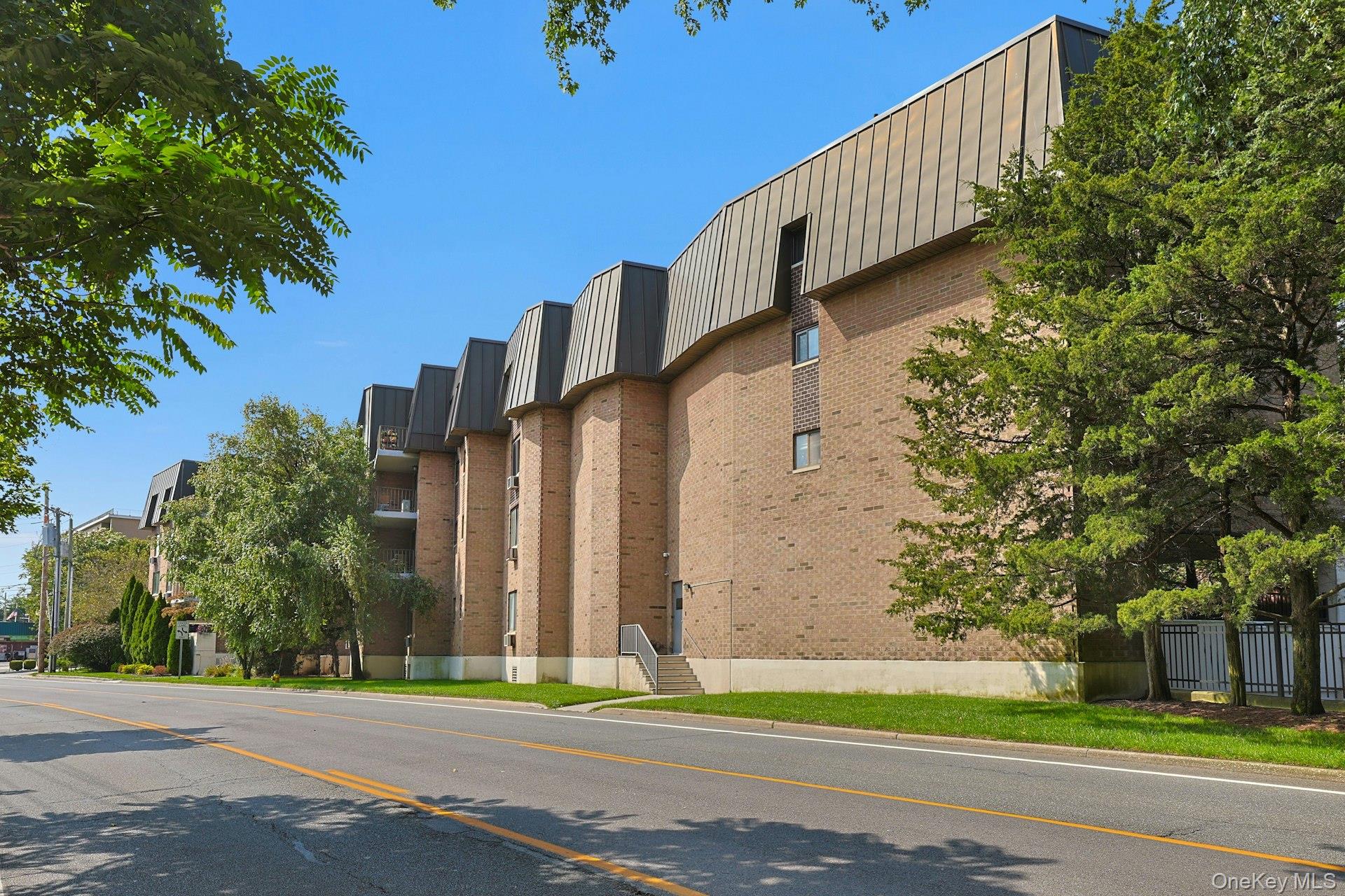 560 Halstead Avenue # 2E, Harrison, NY 10528