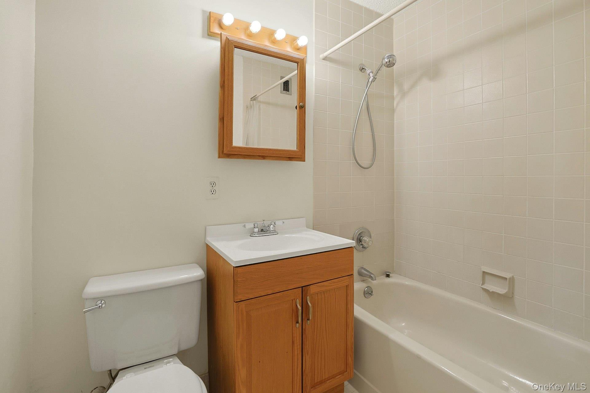 560 Halstead Avenue # 2E, Harrison, NY 10528