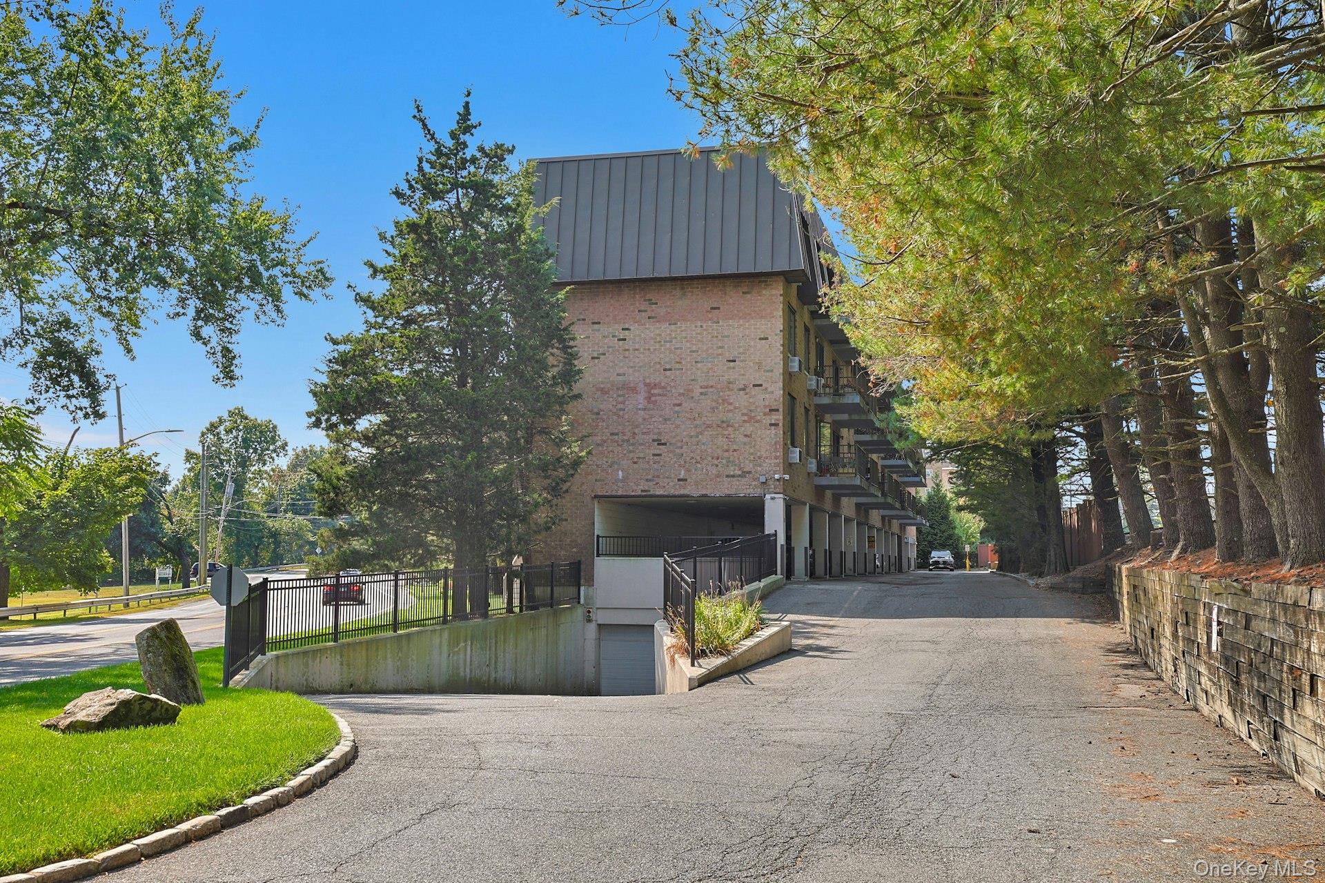 560 Halstead Avenue # 2E, Harrison, NY 10528