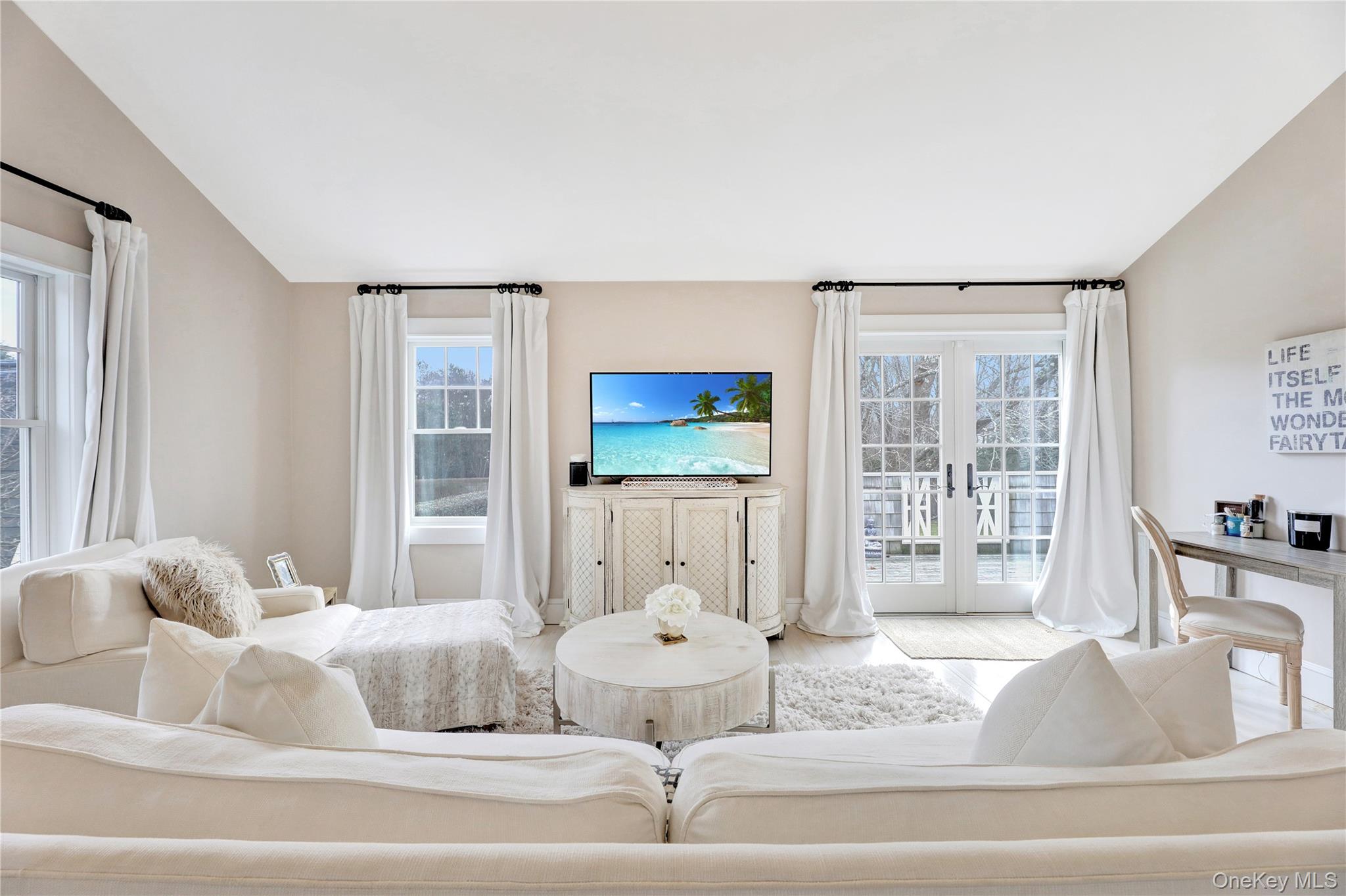 198 South Country Road, Remsenburg, NY 11960