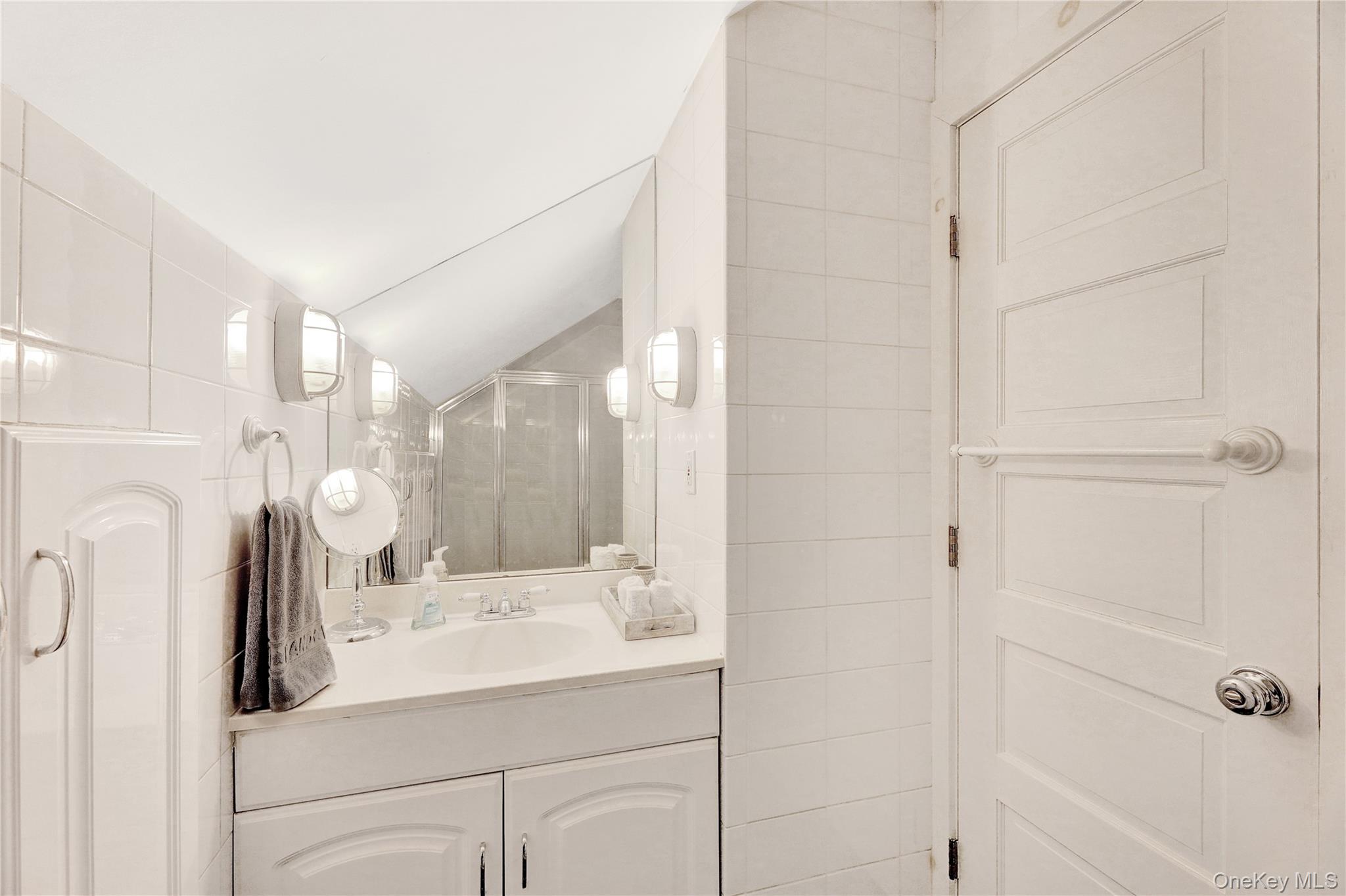 198 South Country Road, Remsenburg, NY 11960