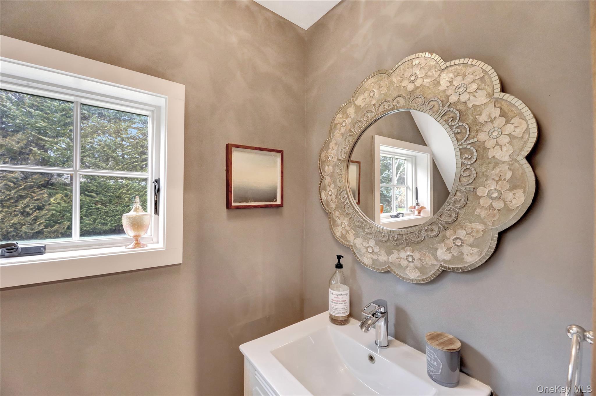 198 South Country Road, Remsenburg, NY 11960