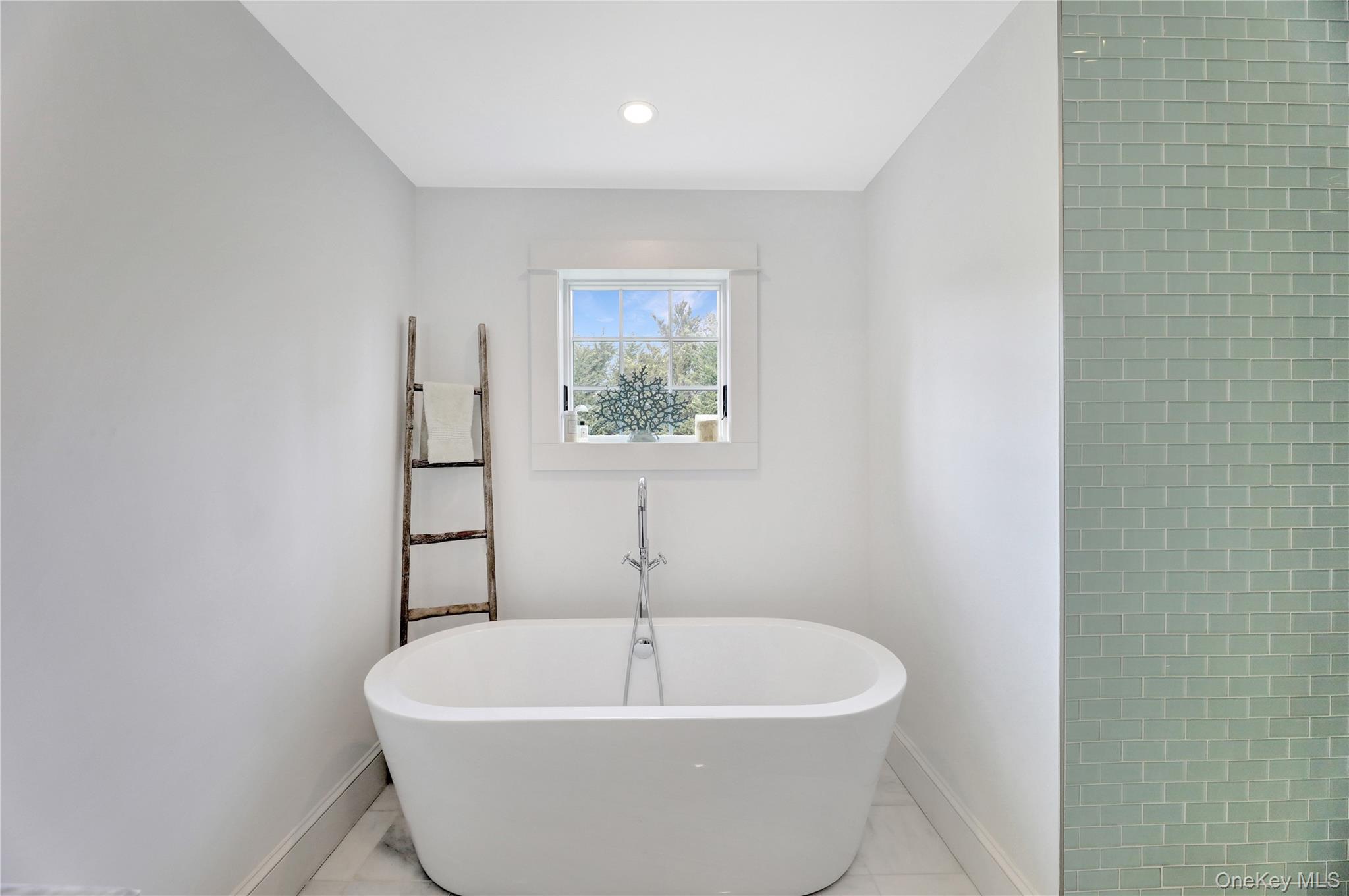 198 South Country Road, Remsenburg, NY 11960