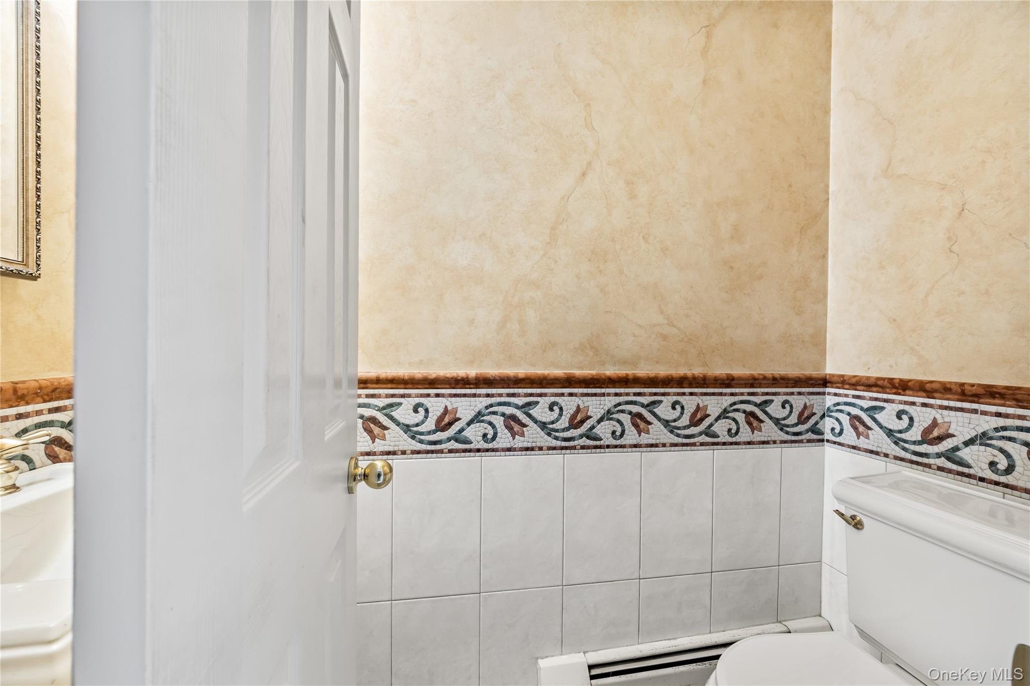 12 Bell Court, Airmont, NY 10901