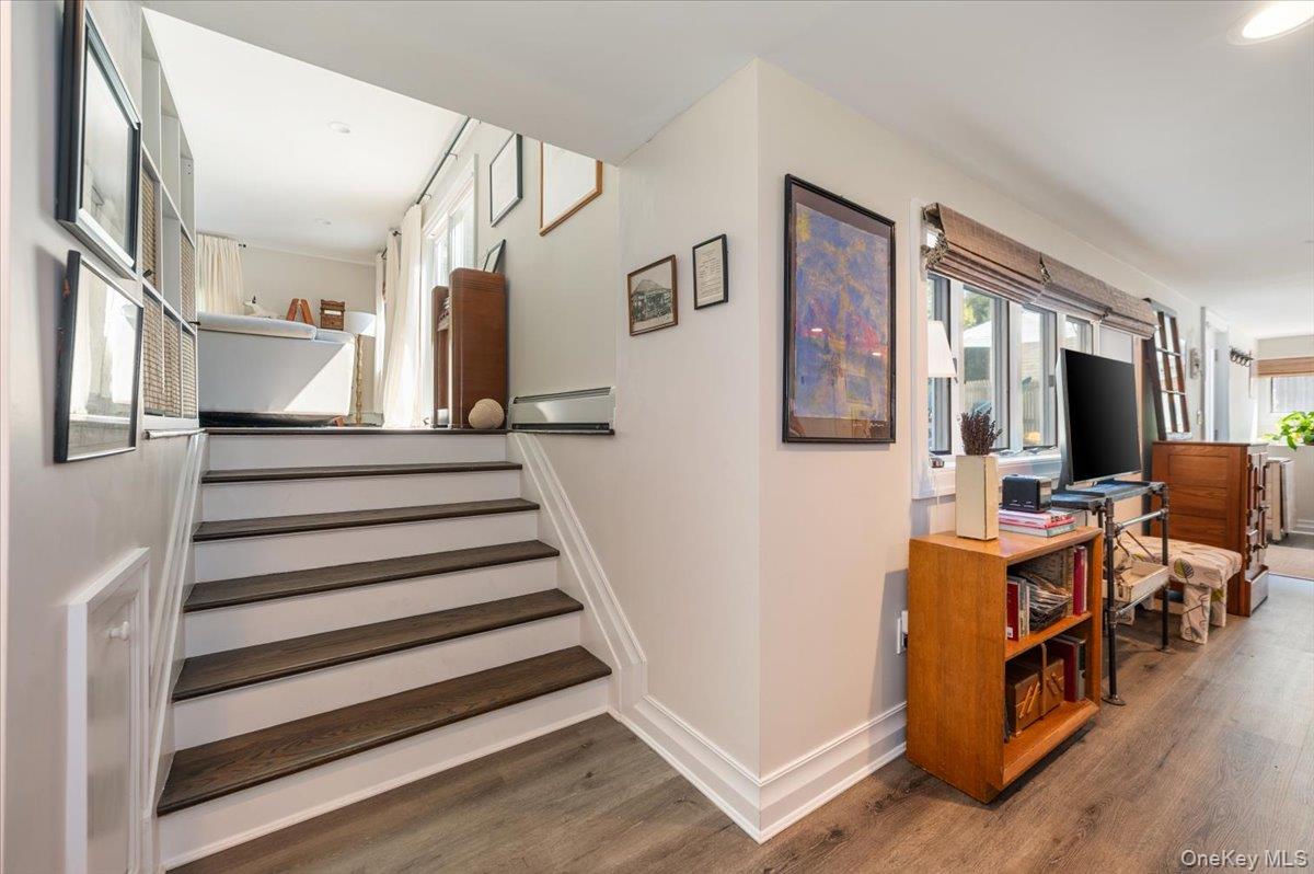 949 Gardiner Drive, Bay Shore, NY 11706