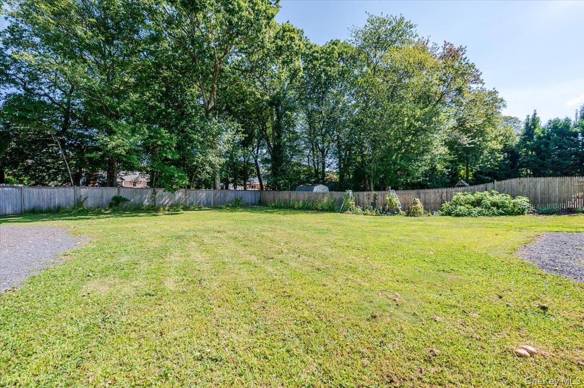 949 Gardiner Drive, Bay Shore, NY 11706