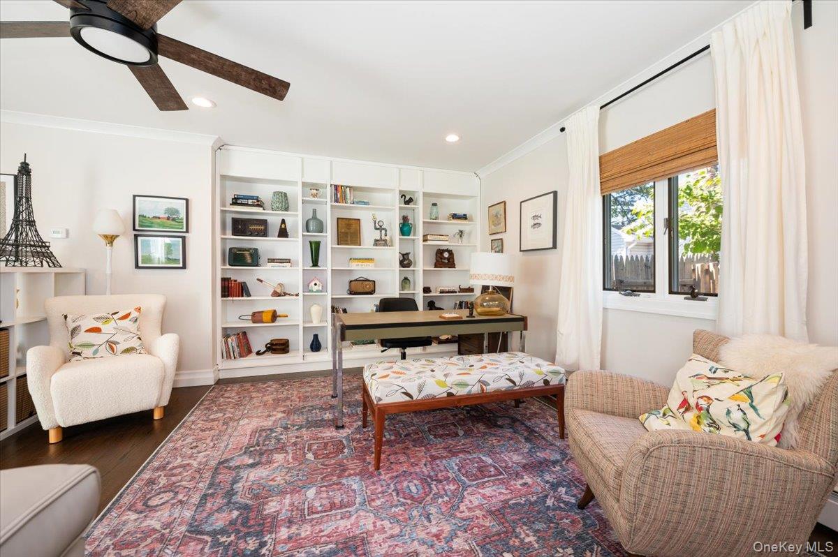 949 Gardiner Drive, Bay Shore, NY 11706