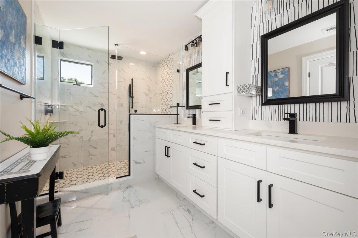 949 Gardiner Drive, Bay Shore, NY 11706