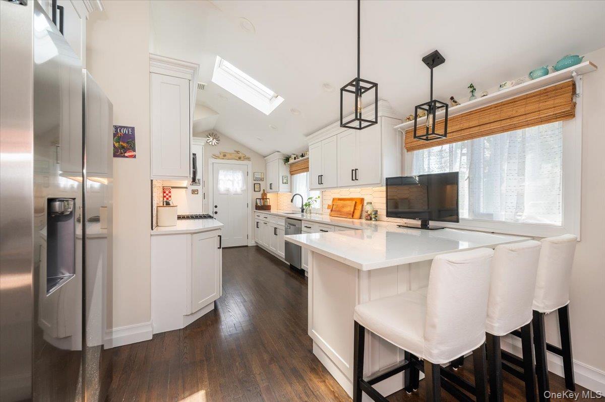 949 Gardiner Drive, Bay Shore, NY 11706