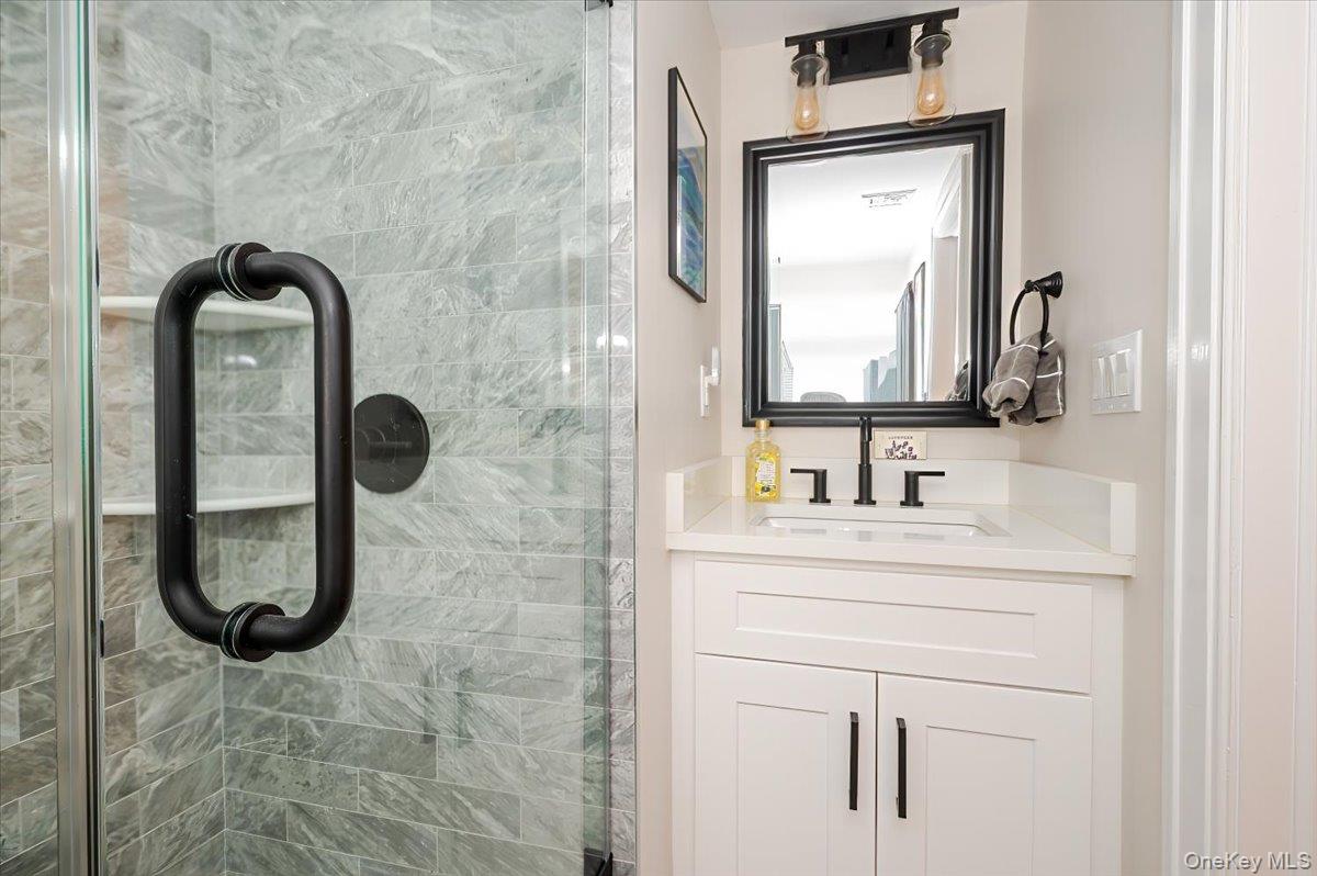 949 Gardiner Drive, Bay Shore, NY 11706