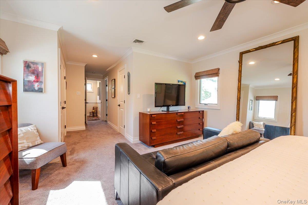 949 Gardiner Drive, Bay Shore, NY 11706