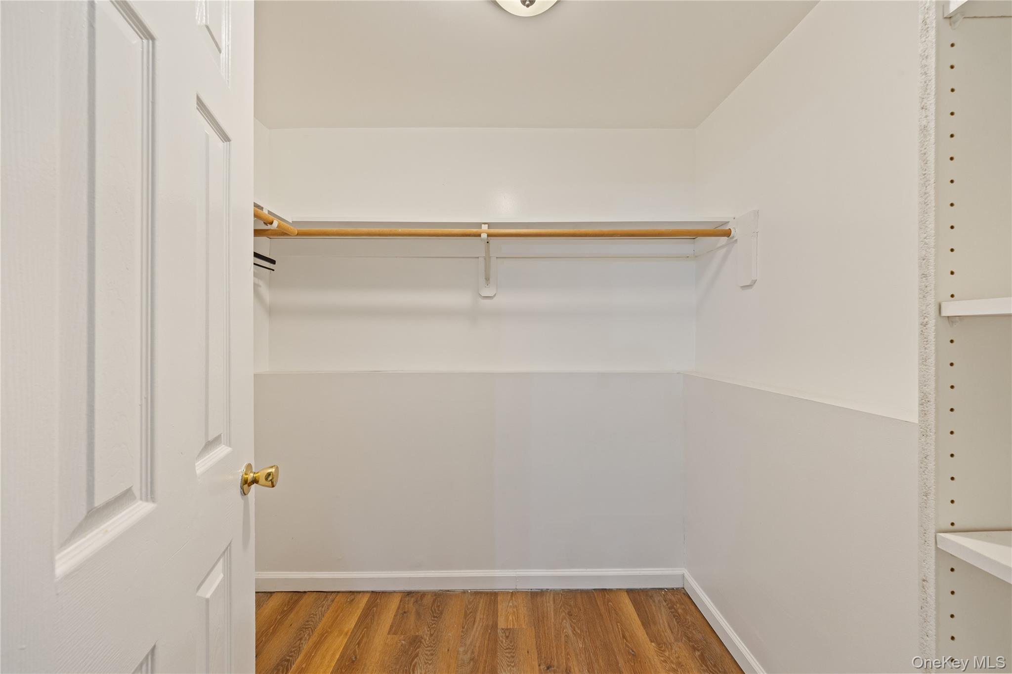 8 Apple Blossom Court, Airmont, NY 10952