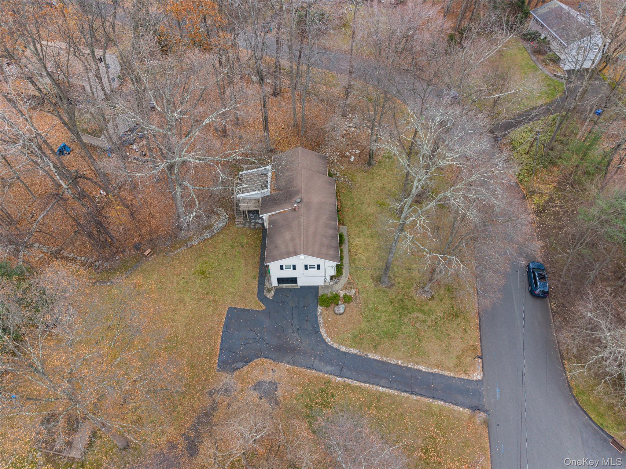 8 Apple Blossom Court, Airmont, NY 10952