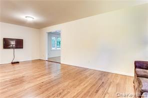 8 Apple Blossom Court, Airmont, NY 10952