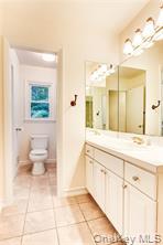 8 Apple Blossom Court, Airmont, NY 10952