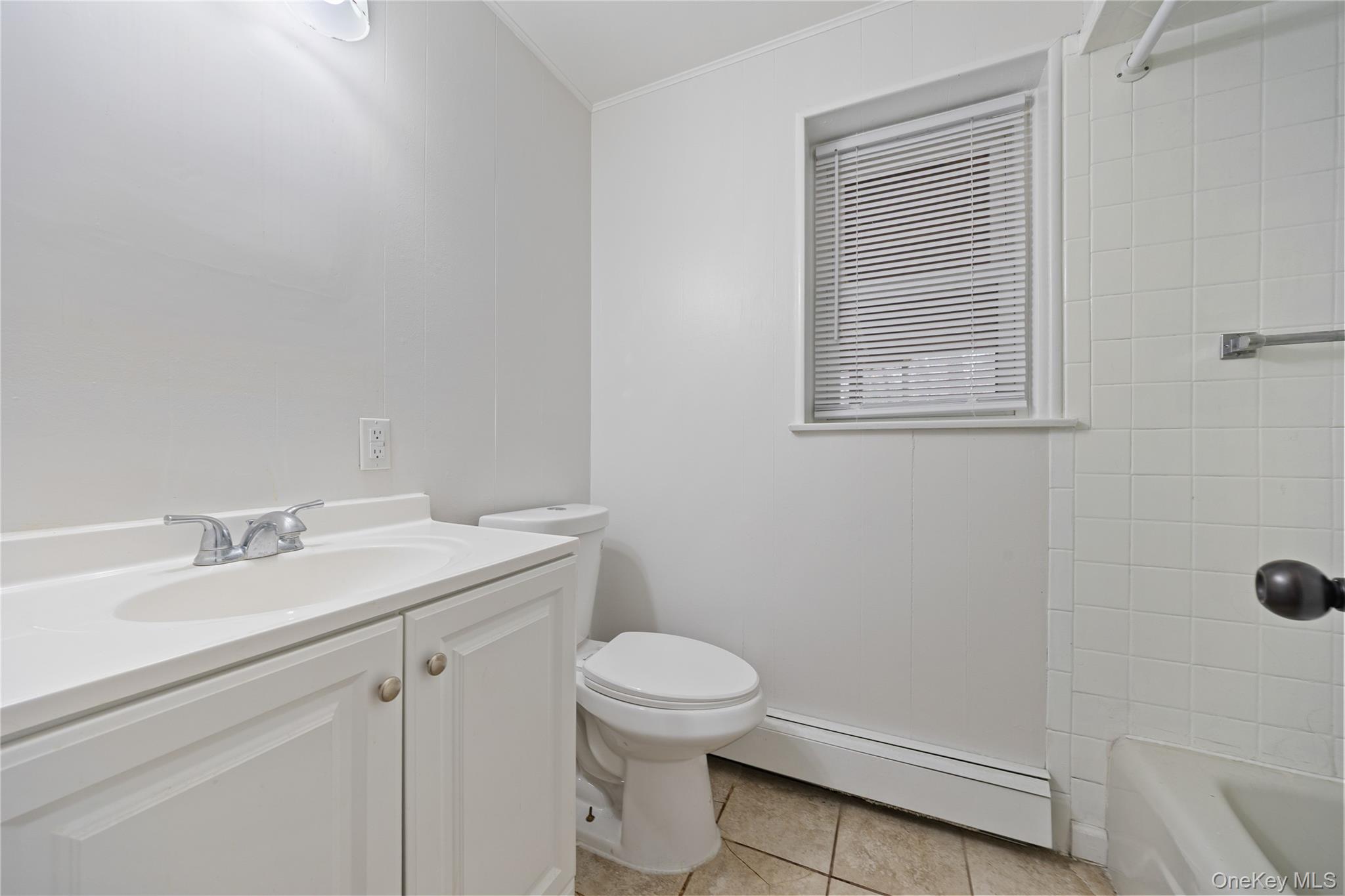 8 Apple Blossom Court, Airmont, NY 10952