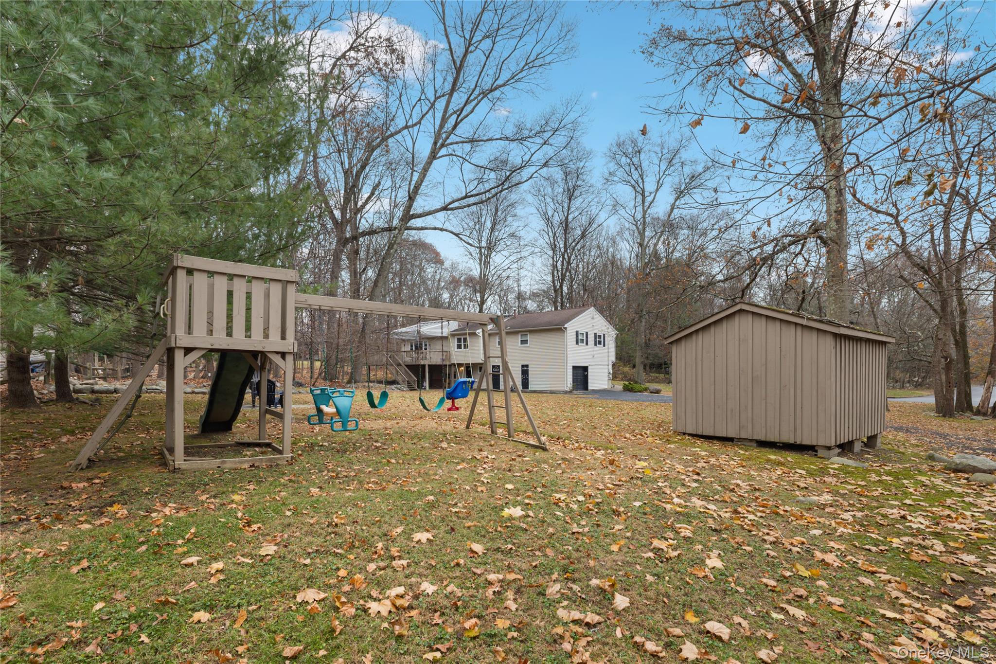 8 Apple Blossom Court, Airmont, NY 10952