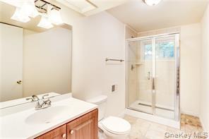 8 Apple Blossom Court, Airmont, NY 10952