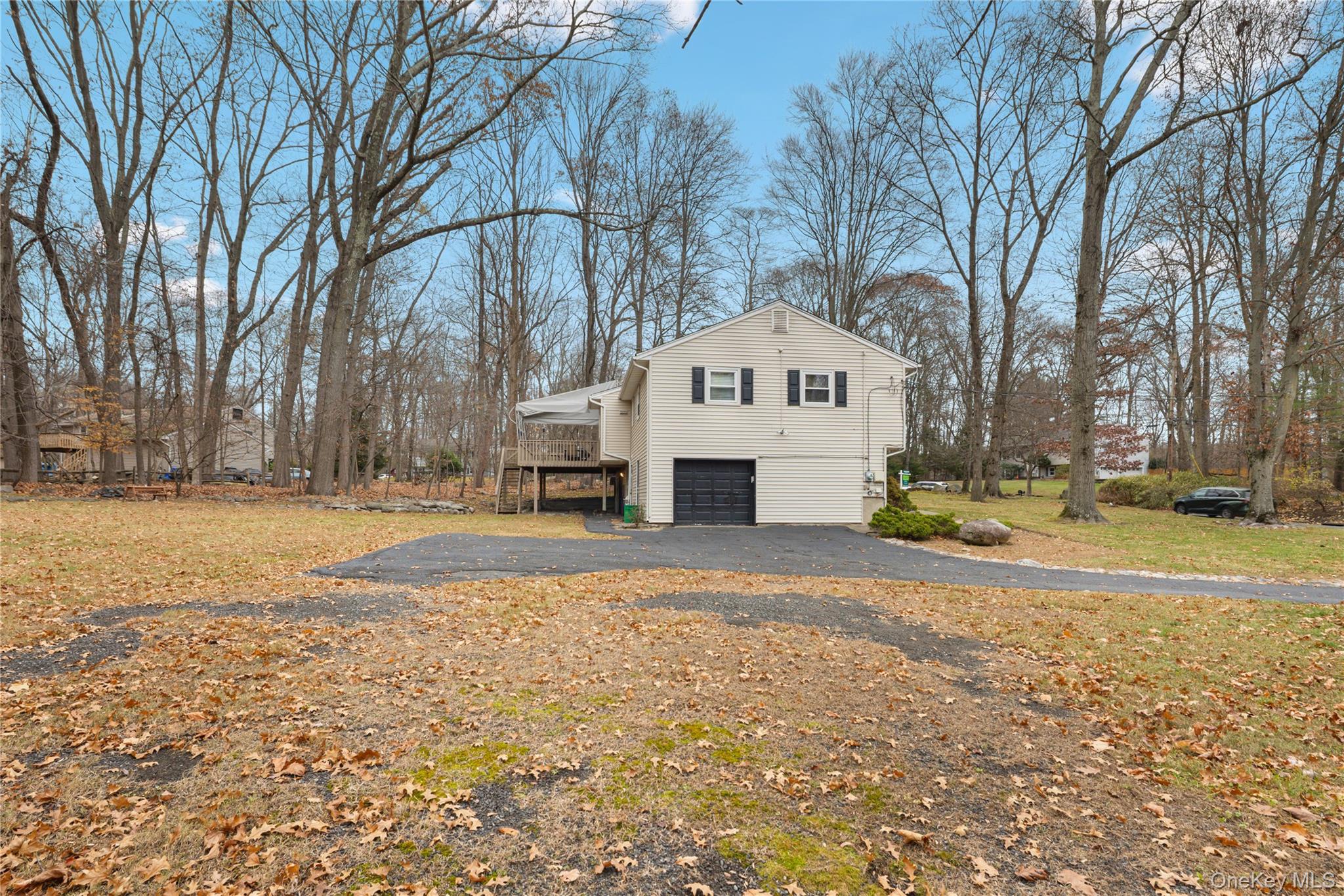 8 Apple Blossom Court, Airmont, NY 10952