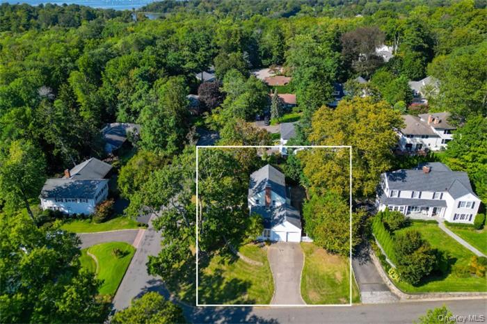 17 Pinewood Road, Manhasset, NY 11030