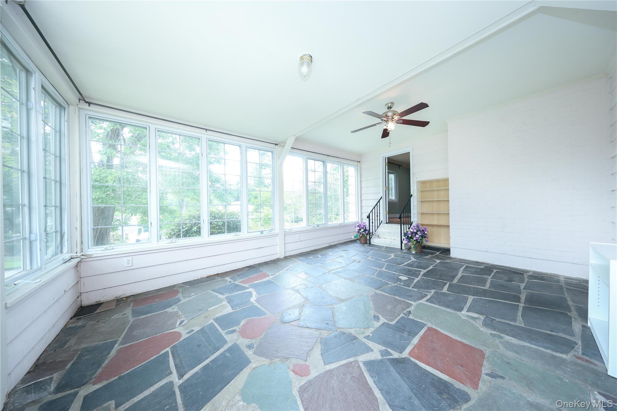 17 Pinewood Road, Manhasset, NY 11030