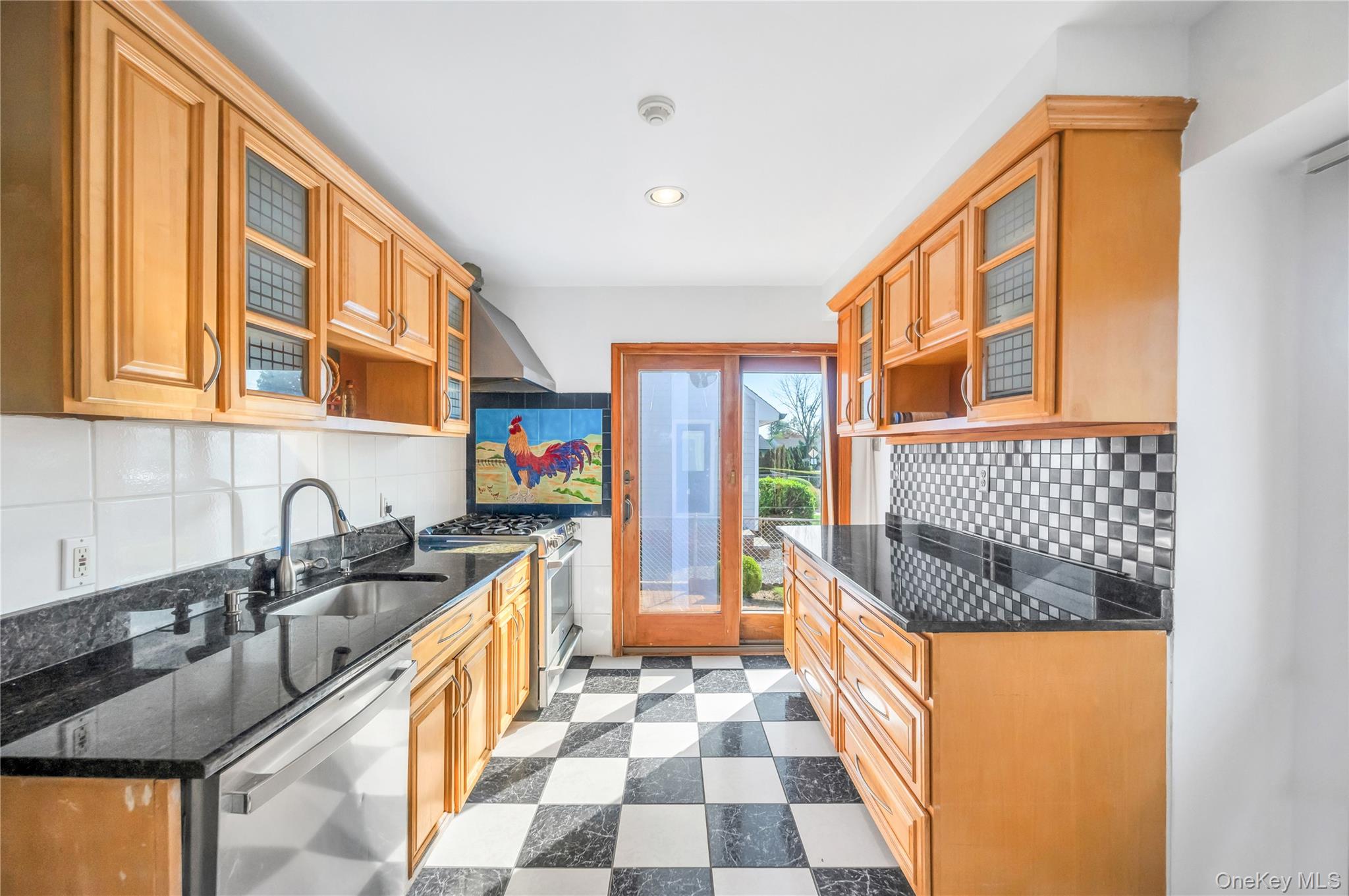 10 Winding Road, Hicksville, NY 11801